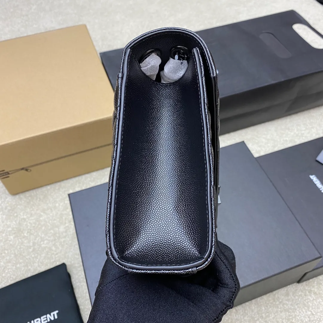 Black ball pattern/black chain 🌈𝑬𝒏𝒗𝒆𝒍𝒐𝒑𝒆 medium grain embossed quilted genuine leather envelope bag, classic is eternal, the sky-high V pattern and rhombus caviar pattern, Italian original cowhide with eye-catching Y family logo, stylish and stylish all in one! One chain and three backs, single chain cross-body, double chain single back, single chain single back are all perfect🤗Little fairies of different heights, there is always a way to carry it that suits you❤️20230750 Model: 392739 [original leather] Size: 24x17.5x6cm