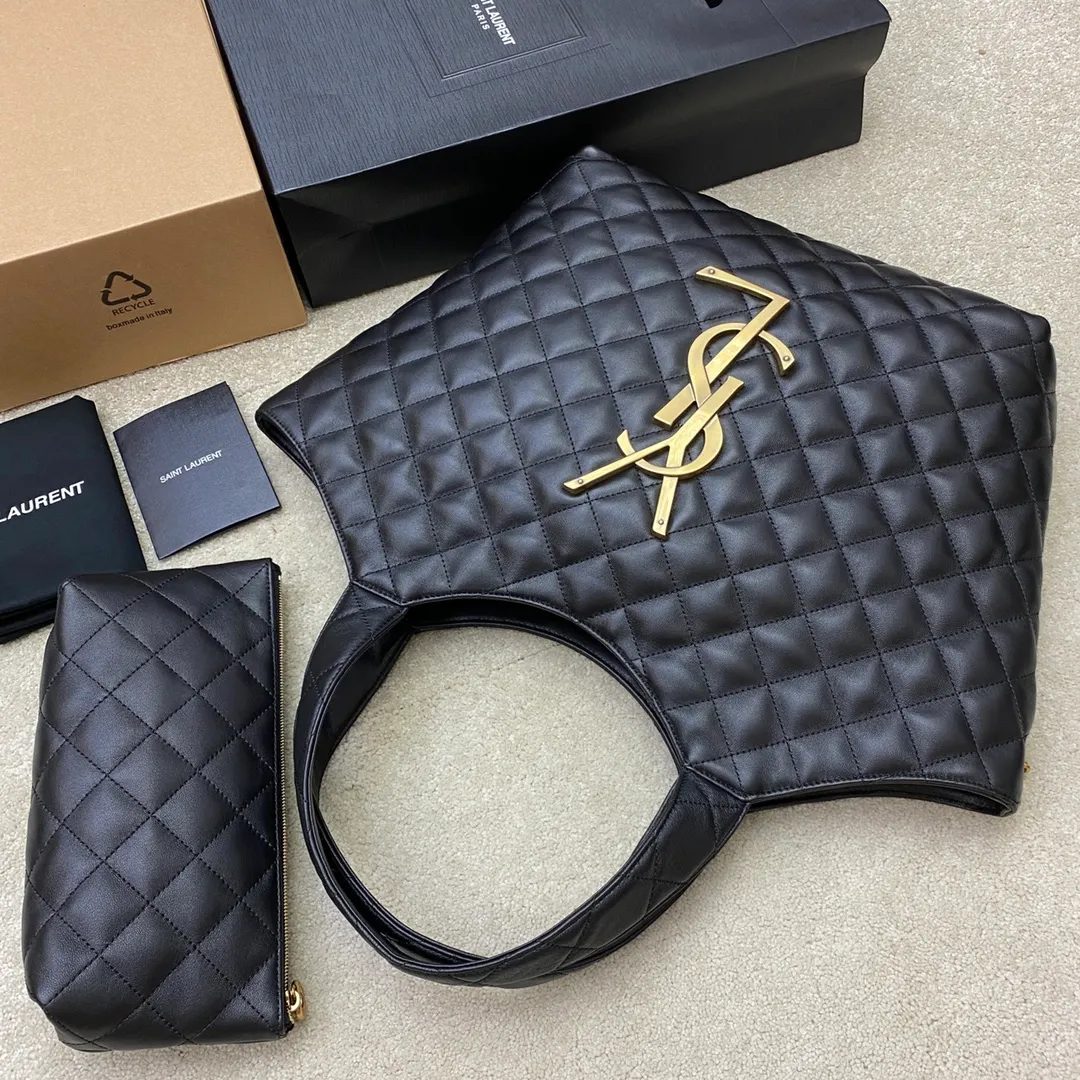 Black Sheepskin/Gold [Small Black] 🌈22 New ICARE Tote Bag Shopping Bag🔥The ICARE Tote Bag that is popular all over the Internet, "Free and hot, comfortable and comfortable, elegance is you, and casualness is also you"——Saint Laurent 22 spring and summer new tote bag, retro diamond lattice and precision detail craftsmanship, ICARE has also achieved true refinement in the details! As the latest style, ICARE can definitely show different effects in the bag regardless of the appearance, material and practicality. It can be used by both men and women. The oversized logo design, the letter surface is shaped, has a sculptural sense and artistic style, it is very eye-catching, so cool, so cool. It surprised me! 202201100 Model: 698652 [original leather] Size: Top 52x Bottom 34x Height 36x Width 8cm ⚠️This size does not come with packaging