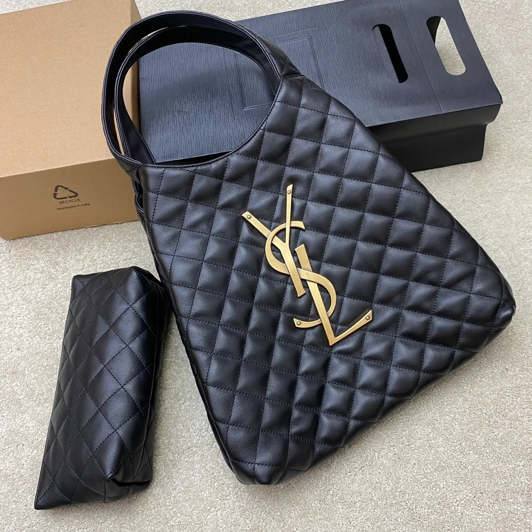Black Sheepskin/Gold [Small Black] 🌈22 New ICARE Tote Bag Shopping Bag🔥The ICARE Tote Bag that is popular all over the Internet, "Free and hot, comfortable and comfortable, elegance is you, and casualness is also you"——Saint Laurent 22 spring and summer new tote bag, retro diamond lattice and precision detail craftsmanship, ICARE has also achieved true refinement in the details! As the latest style, ICARE can definitely show different effects in the bag regardless of the appearance, material and practicality. It can be used by both men and women. The oversized logo design, the letter surface is shaped, has a sculptural sense and artistic style, it is very eye-catching, so cool, so cool. It surprised me! 202201100 Model: 698652 [original leather] Size: Top 52x Bottom 34x Height 36x Width 8cm ⚠️This size does not come with packaging