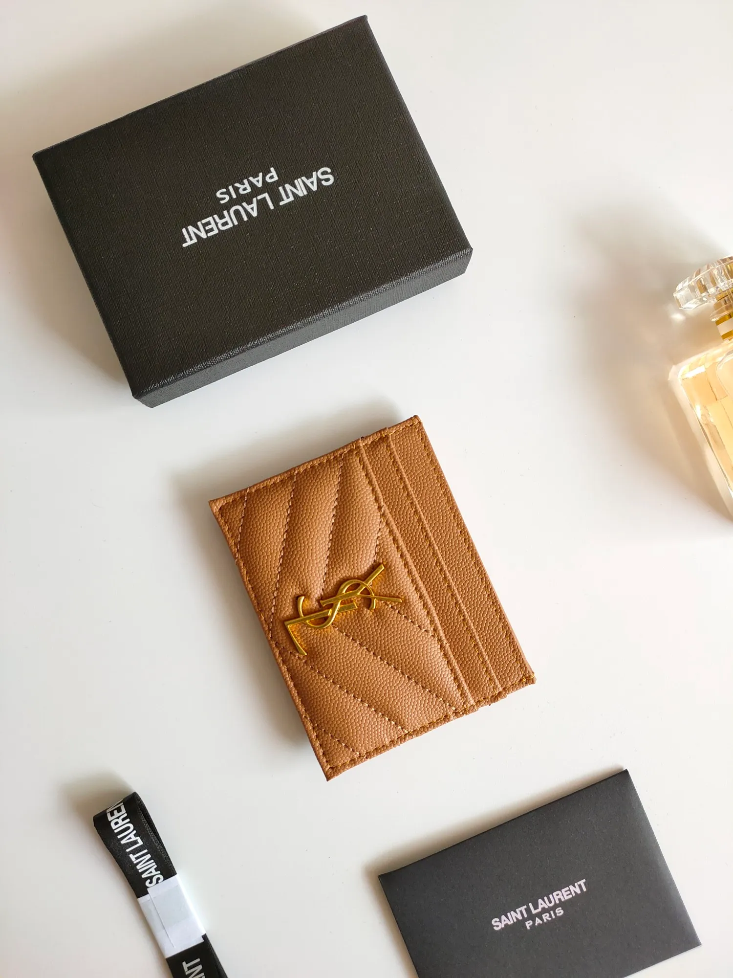 💰110 Yves Saint Laurent new products shipped👉Genuine pickup bag, cowhide ball pattern🎀Sheep pattern microfiber lining, jacquard stitching genuine leather credit card holder, metal interlocking YSL logo original single pair hardware, copy details😋Style number: 423291😎Size: 10.5×7.5×0.5cm