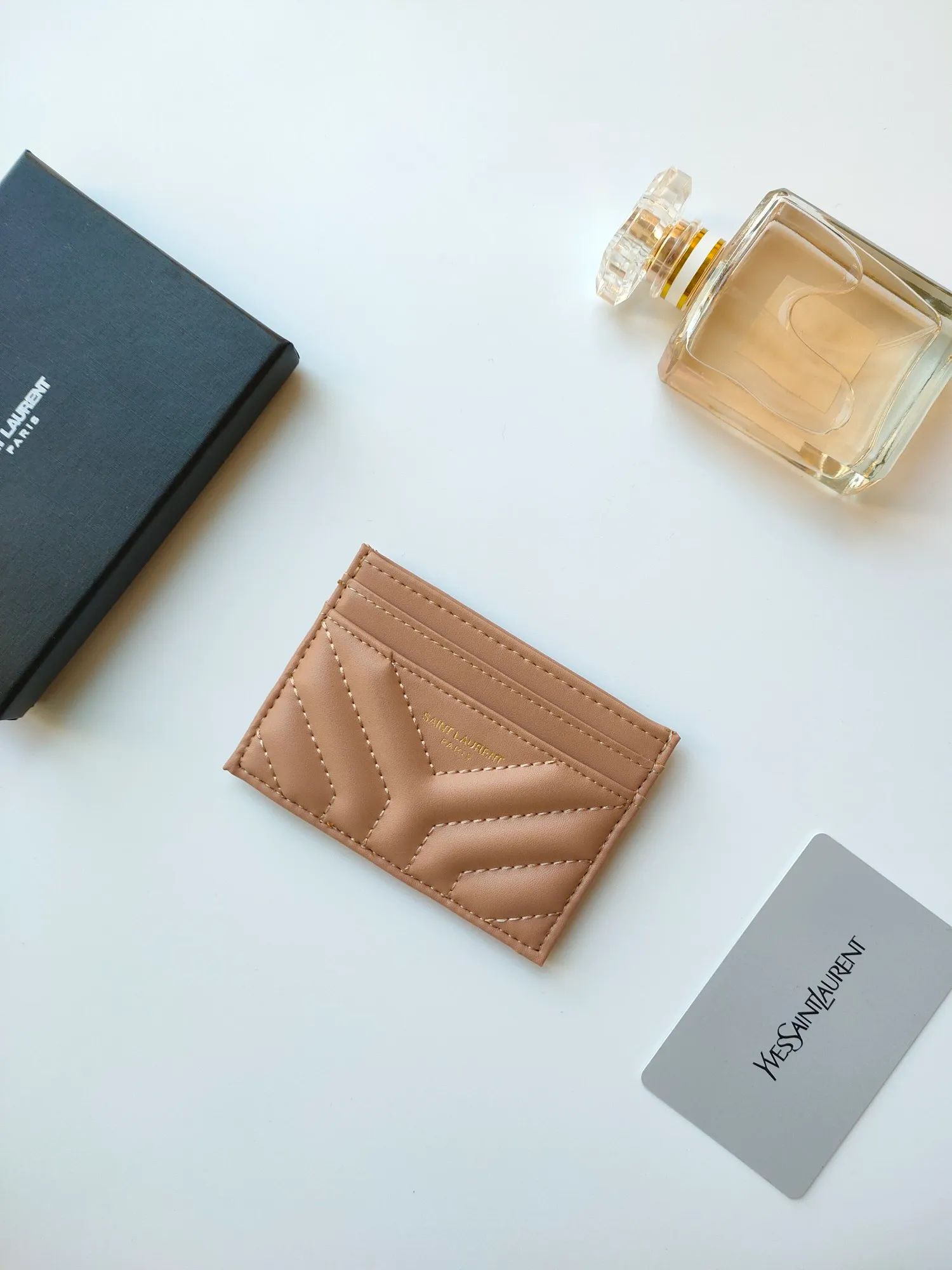 💰90 Yves Saint Laurent new product shipped 👉 Genuine pickup bag 🎀 Jacquard embossed stitching cowhide credit card holder, YSL logo hot stamping, copy details 😋 Style number: 705218 😎 Size: 10.5×7.5cm