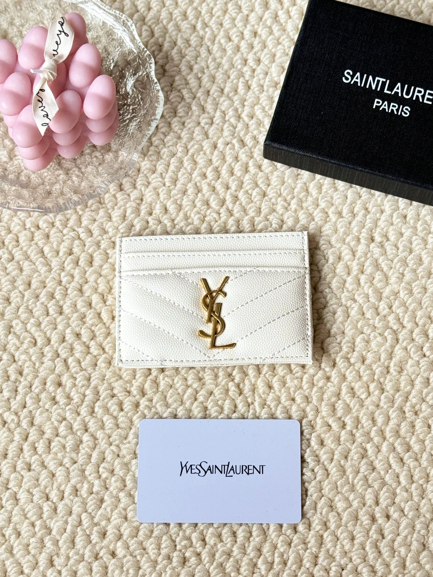 💰100 ysl Yves Saint Laurent's most classic genuine card bag, with sheepskin microfiber lining, jacquard embossed stitching sheepskin credit card holder, metal interlocking YSL logo original single-pair hardware, copied details Style number: 423291 Size: 10.5×7.5×0.5cm