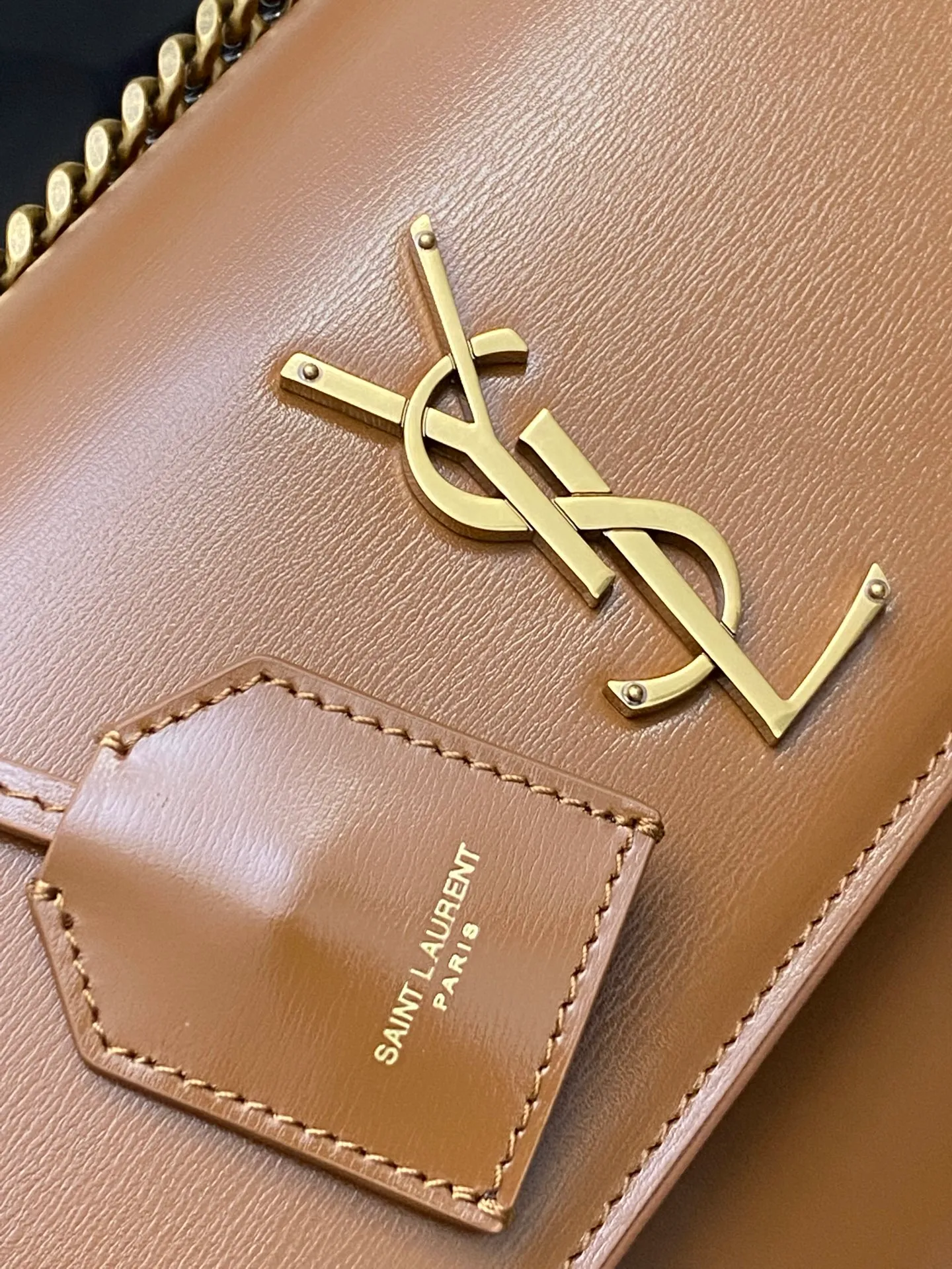💰1500 caramel toothpick pattern/gold 🌈𝑺𝒖𝒏𝒔𝒆𝒕 𝟮𝟮𝒄𝒎#Classic luxury toothpick pattern sunset bag original leather version! Friends who like toothpick pattern bags cannot miss this one! High-quality genuine leather, genuine mold-making hardware, pursuing every detail, striving to be infinitely close to genuine 👍20250750 Size: 22x8x16cm Model: 442906 [Original leather]
