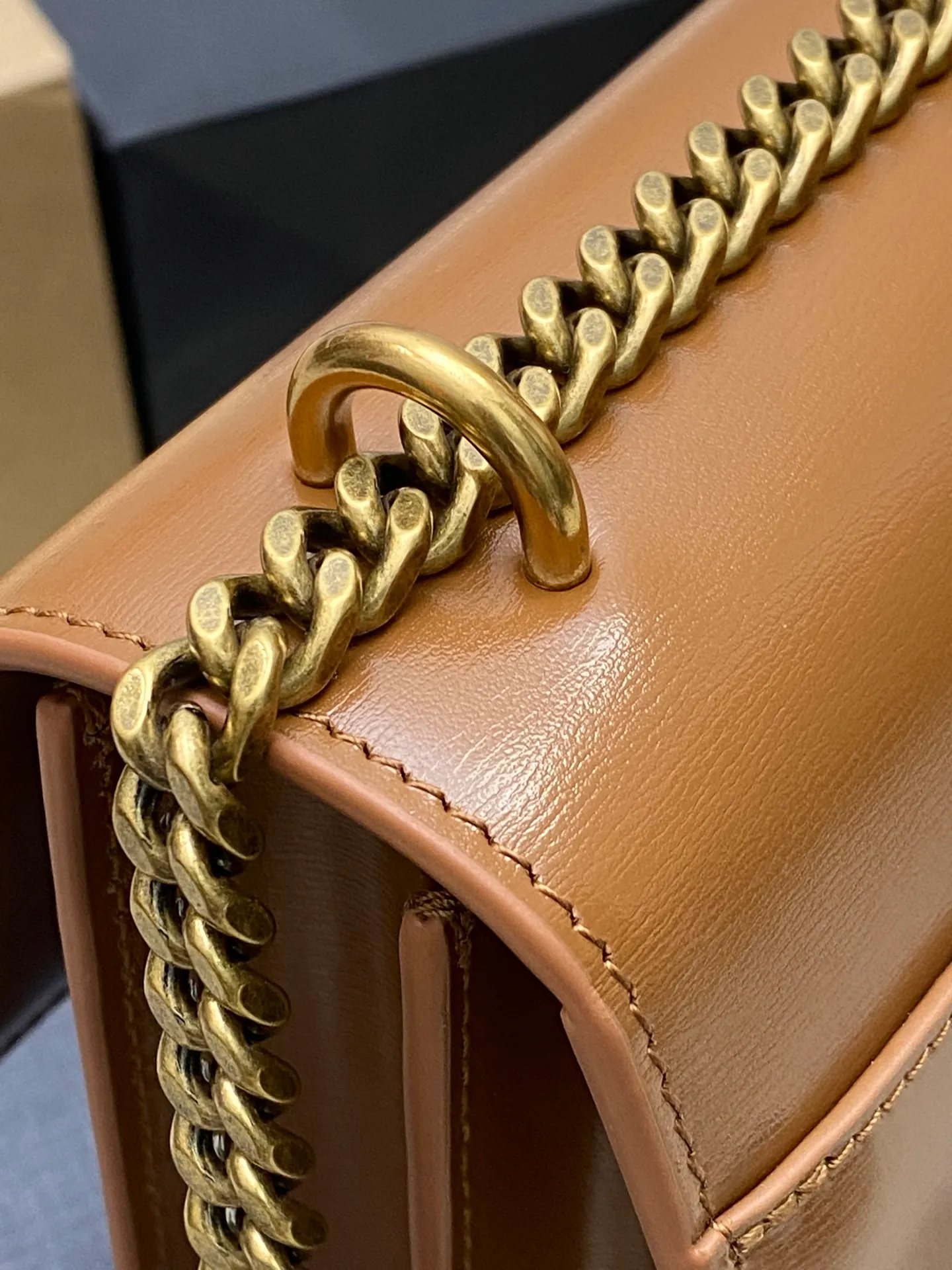 💰1500 caramel toothpick pattern/gold 🌈𝑺𝒖𝒏𝒔𝒆𝒕 𝟮𝟮𝒄𝒎#Classic luxury toothpick pattern sunset bag original leather version! Friends who like toothpick pattern bags cannot miss this one! High-quality genuine leather, genuine mold-making hardware, pursuing every detail, striving to be infinitely close to genuine 👍20250750 Size: 22x8x16cm Model: 442906 [Original leather]