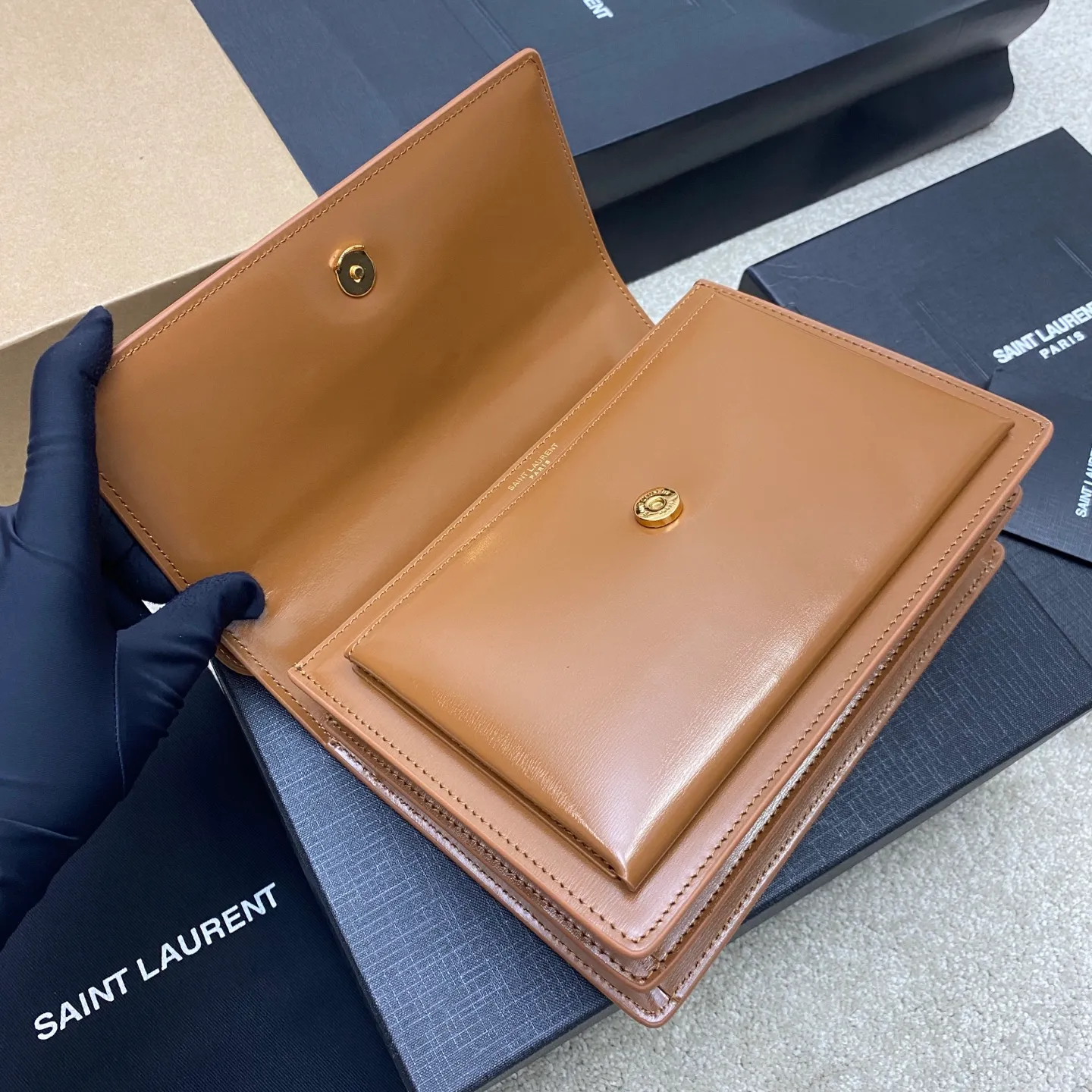 💰1500 caramel toothpick pattern/gold 🌈𝑺𝒖𝒏𝒔𝒆𝒕 𝟮𝟮𝒄𝒎#Classic luxury toothpick pattern sunset bag original leather version! Friends who like toothpick pattern bags cannot miss this one! High-quality genuine leather, genuine mold-making hardware, pursuing every detail, striving to be infinitely close to genuine 👍20250750 Size: 22x8x16cm Model: 442906 [Original leather]