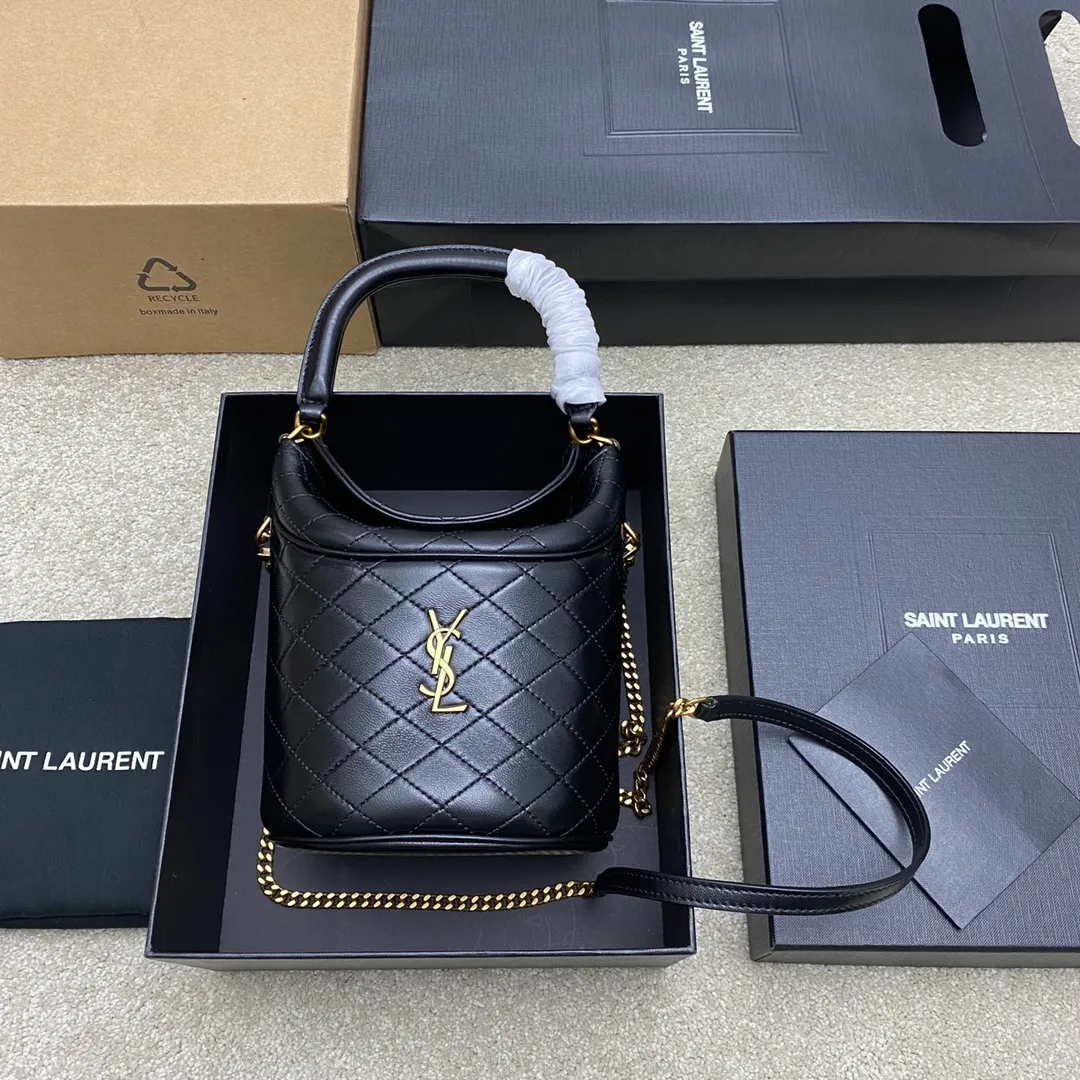 💰1500 black sheepskin/gold 🌈YSL Gaby series new bucket bag👑all sheepskin material👍super exquisite and cute😘and very light top flip design, higher privacy and security, top handle and detachable chain shoulder strap, can be carried in more ways, suitable for different occasions, so beautiful👍20240750 Model: 763971 [original leather] Size: 19x17x15cm