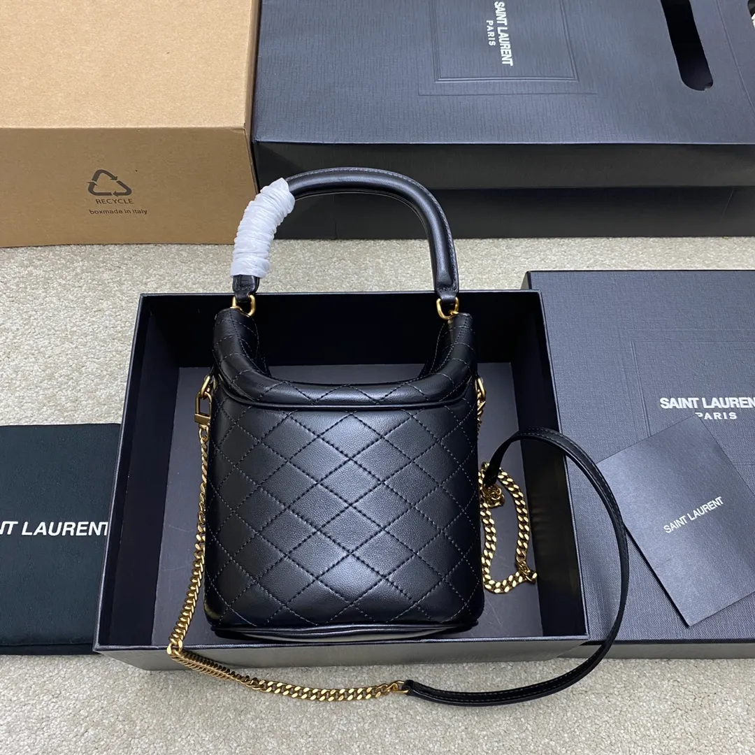 💰1500 black sheepskin/gold 🌈YSL Gaby series new bucket bag👑all sheepskin material👍super exquisite and cute😘and very light top flip design, higher privacy and security, top handle and detachable chain shoulder strap, can be carried in more ways, suitable for different occasions, so beautiful👍20240750 Model: 763971 [original leather] Size: 19x17x15cm