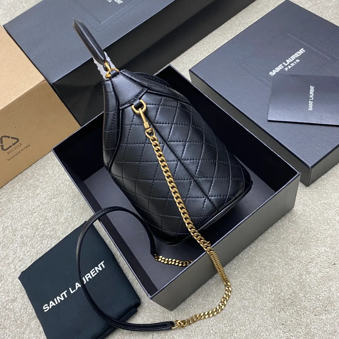 💰1500 black sheepskin/gold 🌈YSL Gaby series new bucket bag👑all sheepskin material👍super exquisite and cute😘and very light top flip design, higher privacy and security, top handle and detachable chain shoulder strap, can be carried in more ways, suitable for different occasions, so beautiful👍20240750 Model: 763971 [original leather] Size: 19x17x15cm
