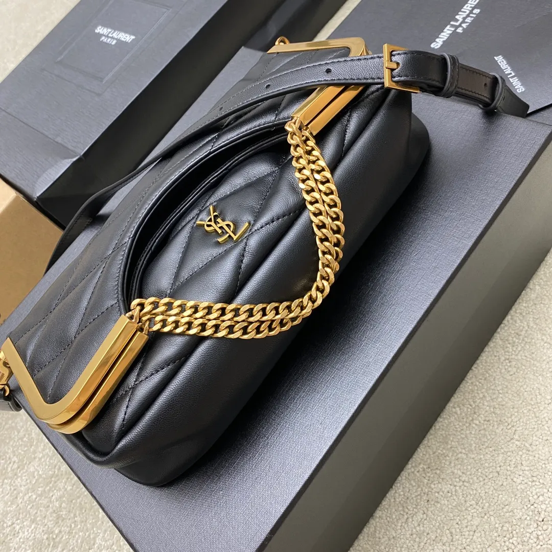 💰1900 black sheepskin/antique gold 🌈2013 new sheepskin metal flap bag, new sheepskin quilted bag full of retro design, two-way zipper F R A M E handbag, with diamond quilting and metal Le CASSANDRE! Features chain top handles, fold-down top and detachable shoulder strap! Sheepskin texture, delicate feel, full of high-end feel! 20230950 Style number: 754001 [original leather] Size: 26x26.5x5