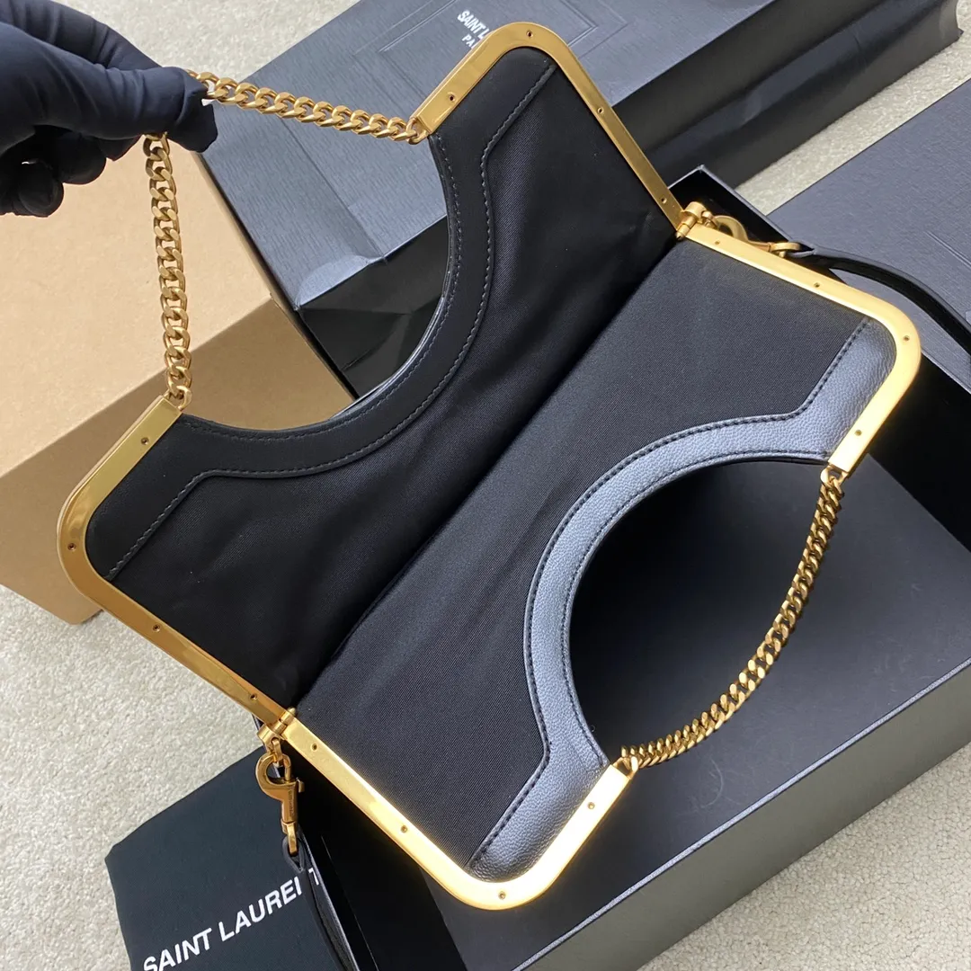 💰1900 black sheepskin/antique gold 🌈2013 new sheepskin metal flap bag, new sheepskin quilted bag full of retro design, two-way zipper F R A M E handbag, with diamond quilting and metal Le CASSANDRE! Features chain top handles, fold-down top and detachable shoulder strap! Sheepskin texture, delicate feel, full of high-end feel! 20230950 Style number: 754001 [original leather] Size: 26x26.5x5
