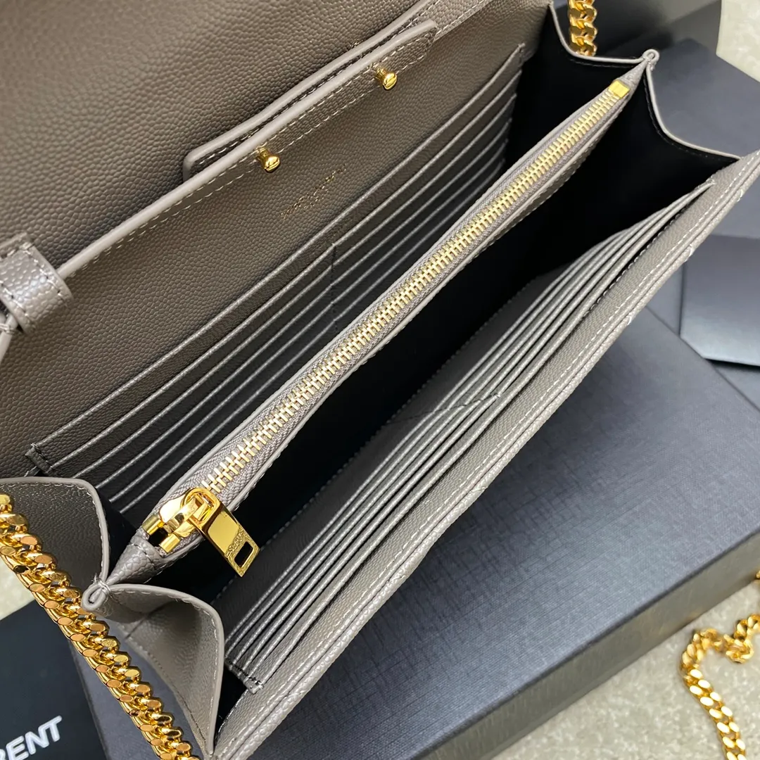 Ball pattern gray/gold buckle 🌈MONOGRAM caviar pattern original leather version envelope bag 👍A super practical small bag, the most classic style 👏100% original cowhide with fine handcrafting; customized metal Y family logo highlights personality; flip-top design ensures safety of use; small bag has large capacity, with 20 card slots, two banknote compartments, two central compartments, and an inner zipper bag to hold everything‼ ️20210630 Model: 360452 [original leather] Size: 22.5*14*4cm