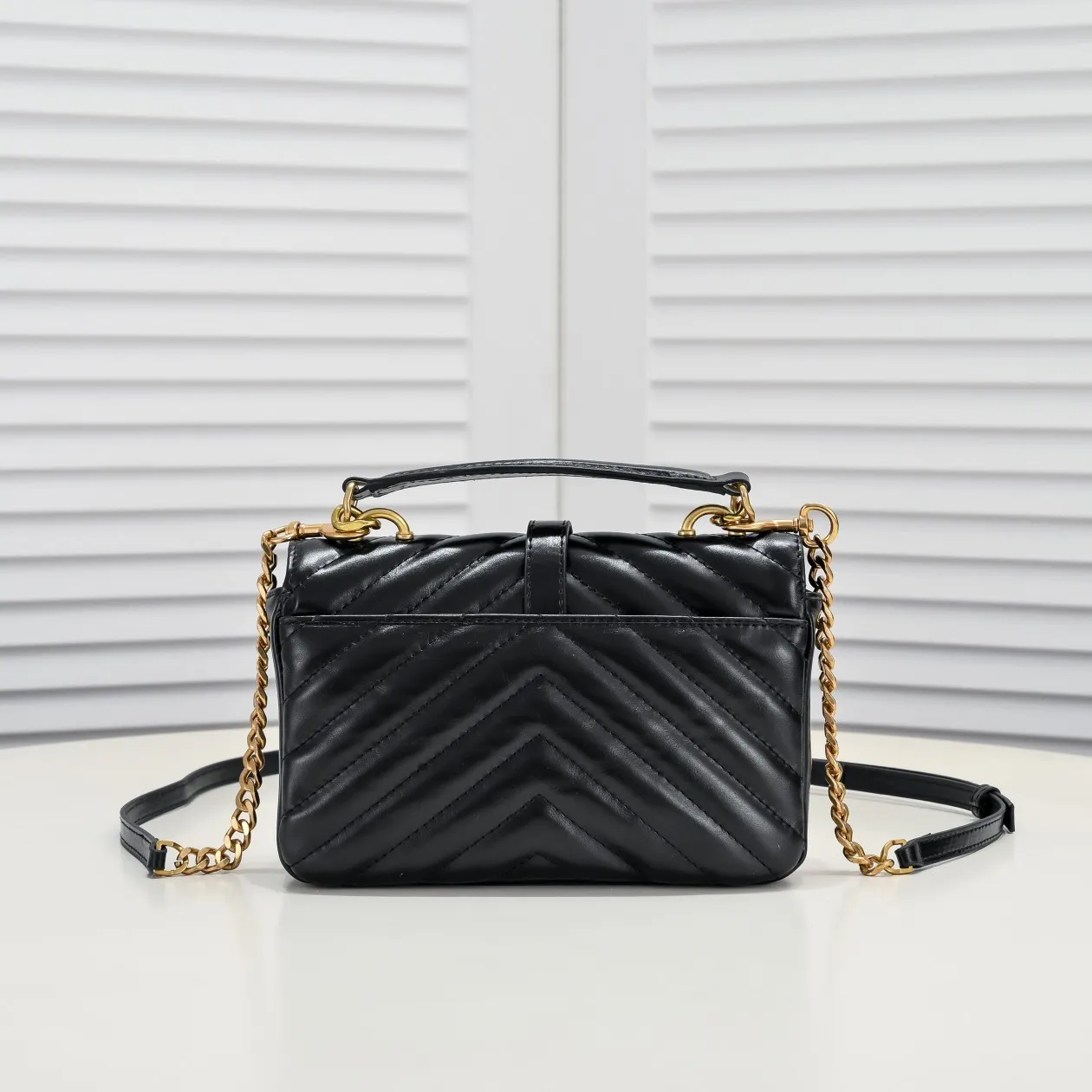 💰400￥YSL-2024 Mini Small Waste Bag Ten Thousand Years Messenger Bag, a hot and popular style, a street photography artifact, the first choice style of many celebrities and Hollywood goddesses, it looks good no matter how you wear it, and it doesn’t feel out of place. It looks casual and handsome when paired with casual wear, elegant and luxurious when paired with formal wear, a bag that can be carried on any occasion! ! This year’s it bag has to be you! Model: 8018 Size: 20-14-4.5cm
