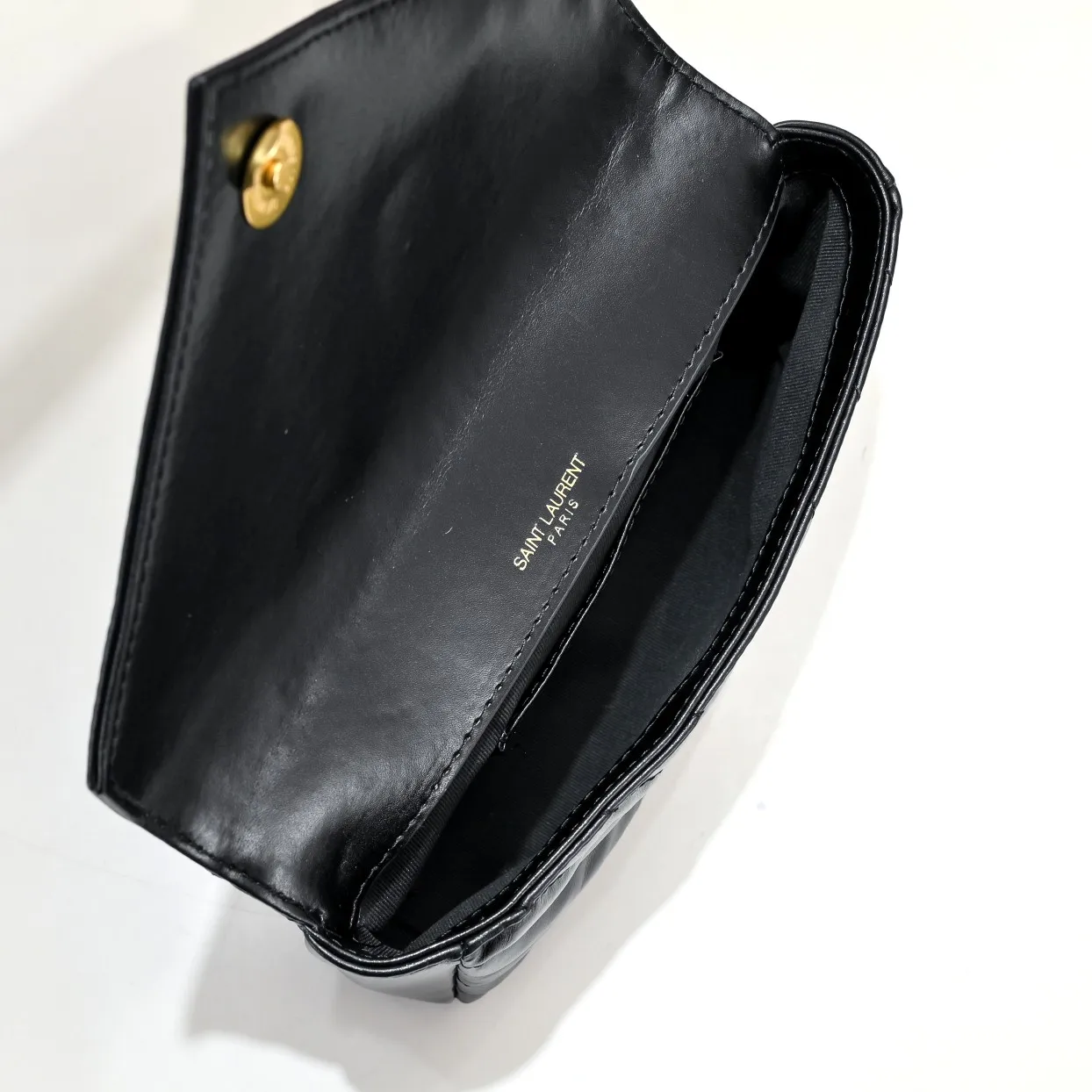 💰400￥YSL-2024 Mini Small Waste Bag Ten Thousand Years Messenger Bag, a hot and popular style, a street photography artifact, the first choice style of many celebrities and Hollywood goddesses, it looks good no matter how you wear it, and it doesn’t feel out of place. It looks casual and handsome when paired with casual wear, elegant and luxurious when paired with formal wear, a bag that can be carried on any occasion! ! This year’s it bag has to be you! Model: 8018 Size: 20-14-4.5cm
