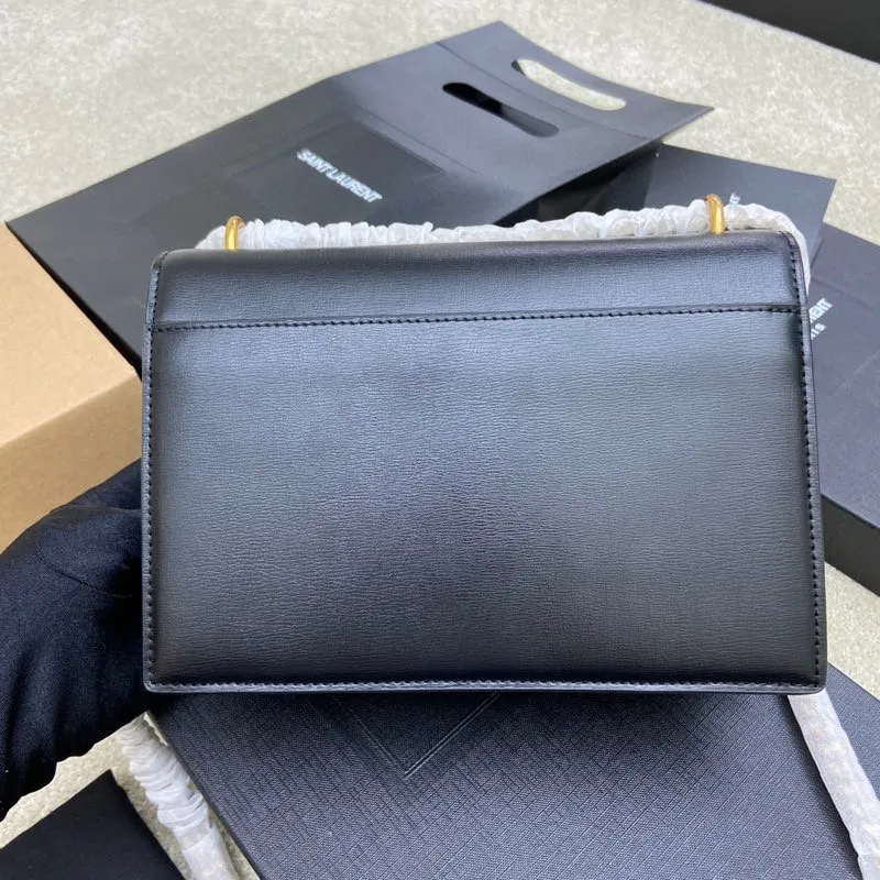 💰1500 black hand-rubbed/antique gold 🌈𝑺𝒖𝒏𝒔𝒆𝒕 𝟮𝟮𝒄𝒎#Classic cowhide hand-rubbed postman shoulder crossbody bag! Original leather version! High-quality genuine leather, genuine mold-making hardware, pursuing every detail, striving to be infinitely close to the genuine product👍20210750 Size: 22x8x16cm Model: 442906 [Original leather]