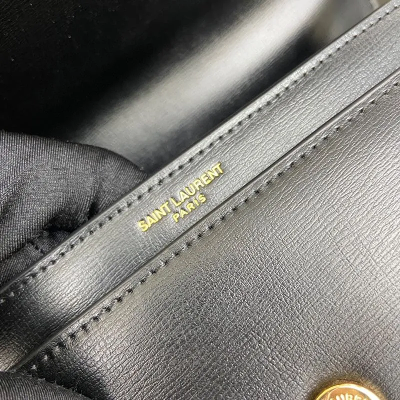 💰1500 black hand-rubbed/antique gold 🌈𝑺𝒖𝒏𝒔𝒆𝒕 𝟮𝟮𝒄𝒎#Classic cowhide hand-rubbed postman shoulder crossbody bag! Original leather version! High-quality genuine leather, genuine mold-making hardware, pursuing every detail, striving to be infinitely close to the genuine product👍20210750 Size: 22x8x16cm Model: 442906 [Original leather]
