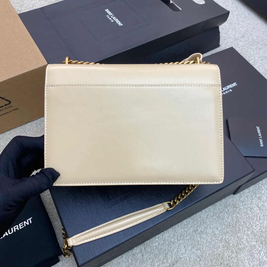 💰1500 Apricot toothpick pattern/gold 🌈𝑺𝒖𝒏𝒔𝒆𝒕 𝟮𝟮𝒄𝒎#Classic luxury toothpick pattern sunset bag original leather version! Friends who like toothpick pattern bags cannot miss this one! High-quality genuine leather, genuine mold-making hardware, pursuing every detail, striving to be infinitely close to genuine 👍20210750 Size: 22x8x16cm Model: 442906 [Original leather]