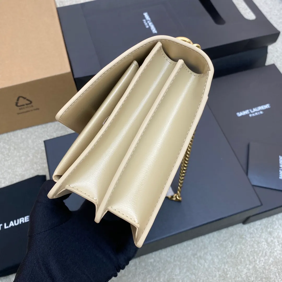 💰1500 Apricot toothpick pattern/gold 🌈𝑺𝒖𝒏𝒔𝒆𝒕 𝟮𝟮𝒄𝒎#Classic luxury toothpick pattern sunset bag original leather version! Friends who like toothpick pattern bags cannot miss this one! High-quality genuine leather, genuine mold-making hardware, pursuing every detail, striving to be infinitely close to genuine 👍20210750 Size: 22x8x16cm Model: 442906 [Original leather]