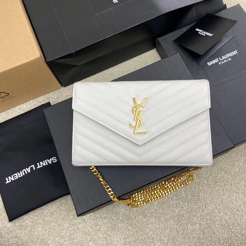 White ball-grained leather/gold buckle 🌈MONOGRAM caviar pattern original leather version envelope bag👍A super practical small bag, the most classic style 👏100% original cowhide with fine handcrafting; customized metal Y family logo highlights personality; flip-top design ensures safety of use; small bag has large capacity, with 20 card slots, two banknote compartments, two central compartments, and an inner zipper bag to hold everything‼ ️20210630 Model: 360452 [original leather] Size: 22.5*14*4cm