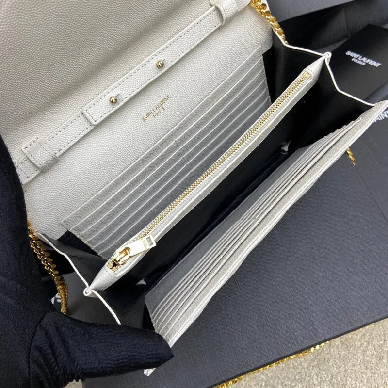 White ball-grained leather/gold buckle 🌈MONOGRAM caviar pattern original leather version envelope bag👍A super practical small bag, the most classic style 👏100% original cowhide with fine handcrafting; customized metal Y family logo highlights personality; flip-top design ensures safety of use; small bag has large capacity, with 20 card slots, two banknote compartments, two central compartments, and an inner zipper bag to hold everything‼ ️20210630 Model: 360452 [original leather] Size: 22.5*14*4cm