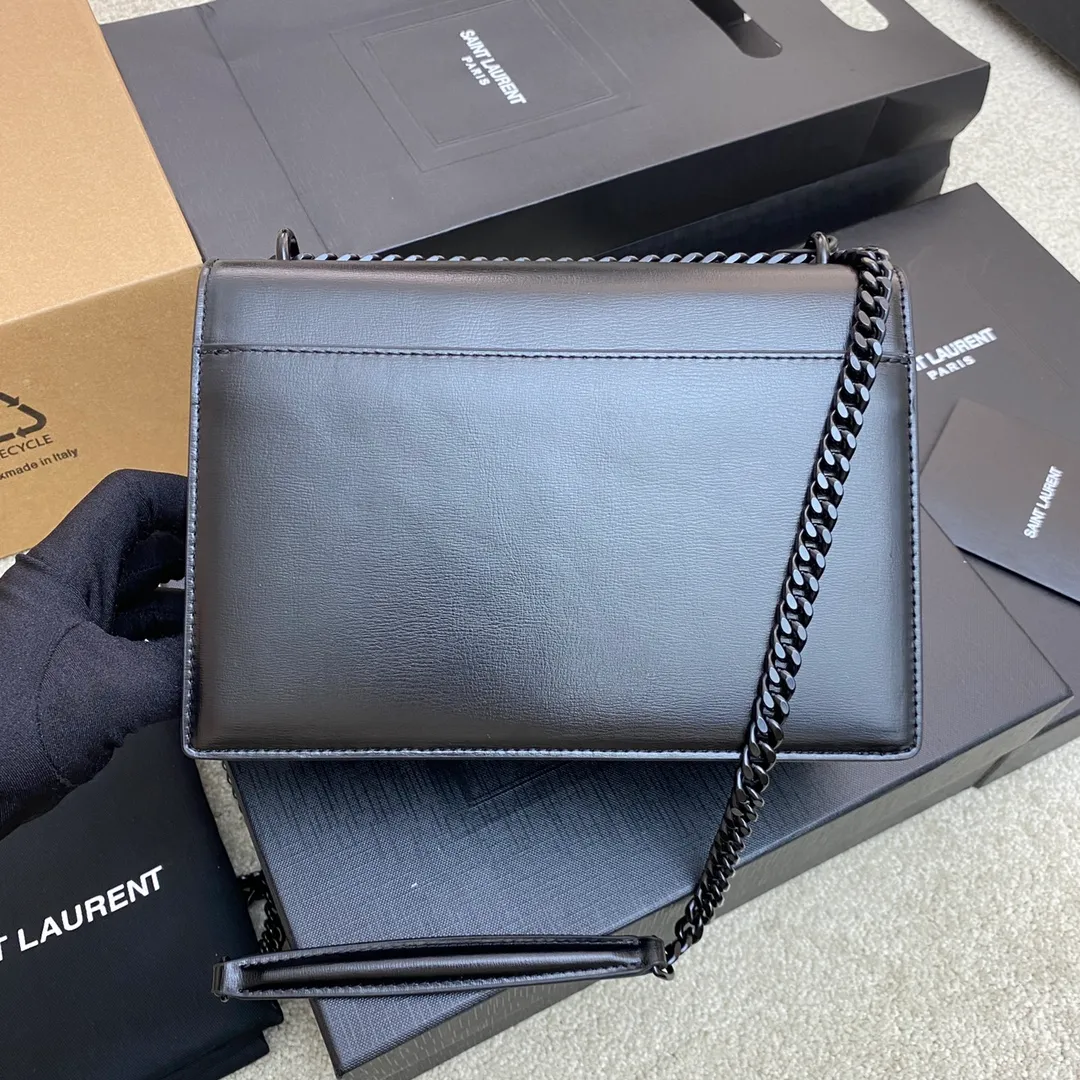 💰1500 black toothpick pattern/black chain 🌈𝑺𝒖𝒏𝒔𝒆𝒕 𝟮𝟮𝒄𝒎#Classic luxury toothpick pattern sunset bag original leather version! Friends who like toothpick pattern bags cannot miss this one! High-quality genuine leather, genuine mold-making hardware, pursuing every detail, striving to be infinitely close to genuine 👍20210750 Size: 22x8x16cm Model: 442906 [Original leather]