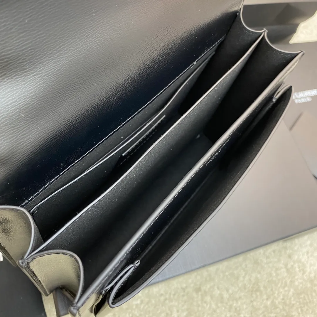 💰1500 black toothpick pattern/black chain 🌈𝑺𝒖𝒏𝒔𝒆𝒕 𝟮𝟮𝒄𝒎#Classic luxury toothpick pattern sunset bag original leather version! Friends who like toothpick pattern bags cannot miss this one! High-quality genuine leather, genuine mold-making hardware, pursuing every detail, striving to be infinitely close to genuine 👍20210750 Size: 22x8x16cm Model: 442906 [Original leather]