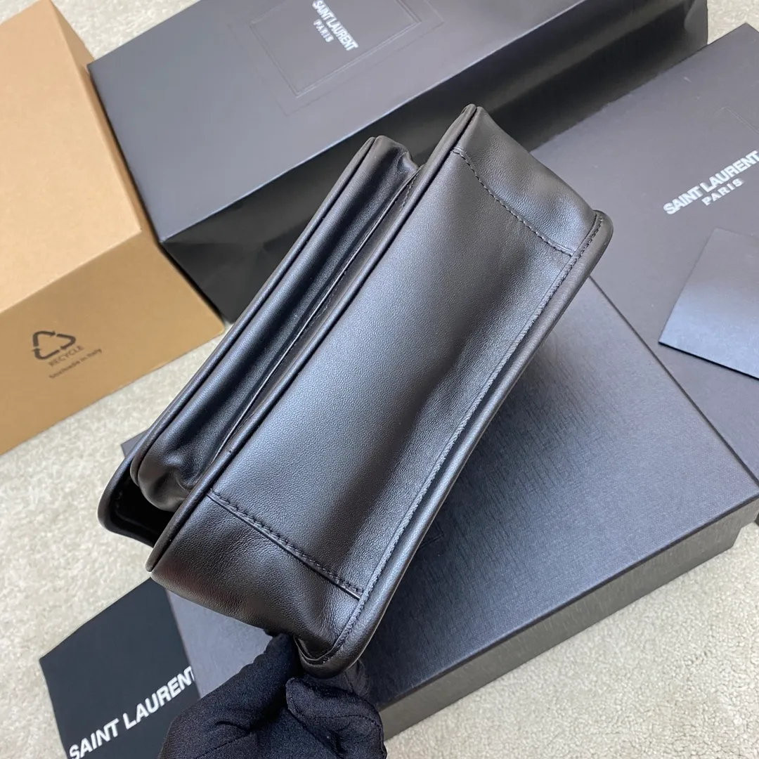 Black sheepskin/gold 🌈New YSL Niki medium size original black plain sheepskin🐏 Very soft to the touch, practical and fashionable! Nlkl's popularity has spread across all major fashion platforms. It can be carried diagonally on one shoulder and is a versatile item! 20230780 Model: 498892 [original leather] Size: 22x16.5x7.5cm
