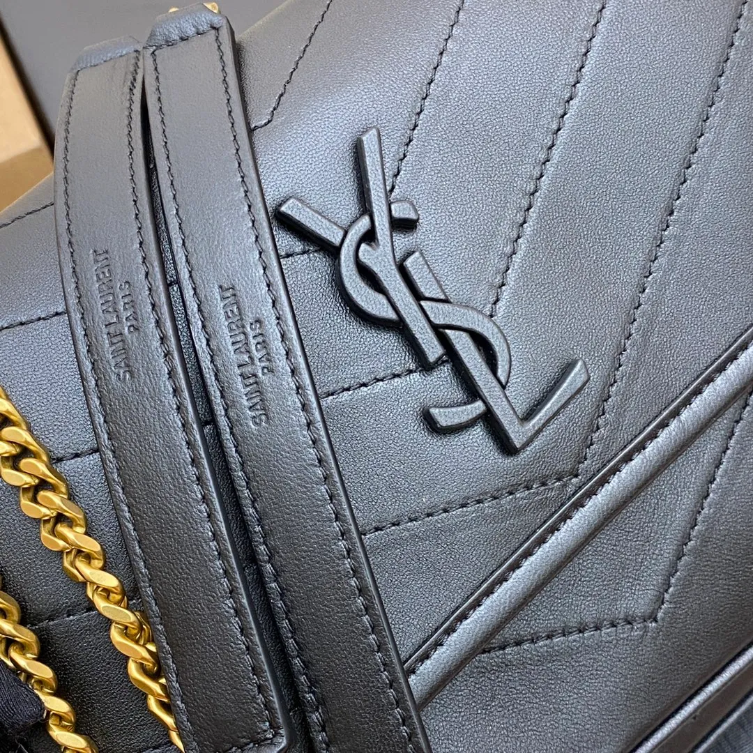 Black sheepskin/gold 🌈New YSL Niki medium size original black plain sheepskin🐏 Very soft to the touch, practical and fashionable! Nlkl's popularity has spread across all major fashion platforms. It can be carried diagonally on one shoulder and is a versatile item! 20230780 Model: 498892 [original leather] Size: 22x16.5x7.5cm