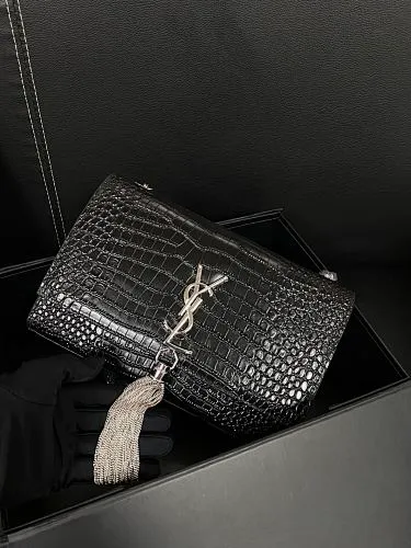All categories Official website "Brand Women's Bags" Women's Bags 💙 YSL 2022 Official New YSL Crossbody Bag Wholesale 58001350 High Quality Specifications: 23-14.5CM