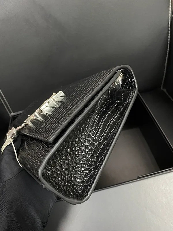 All categories Official website "Brand Women's Bags" Women's Bags 💙 YSL 2022 Official New YSL Crossbody Bag Wholesale 58001350 High Quality Specifications: 23-14.5CM