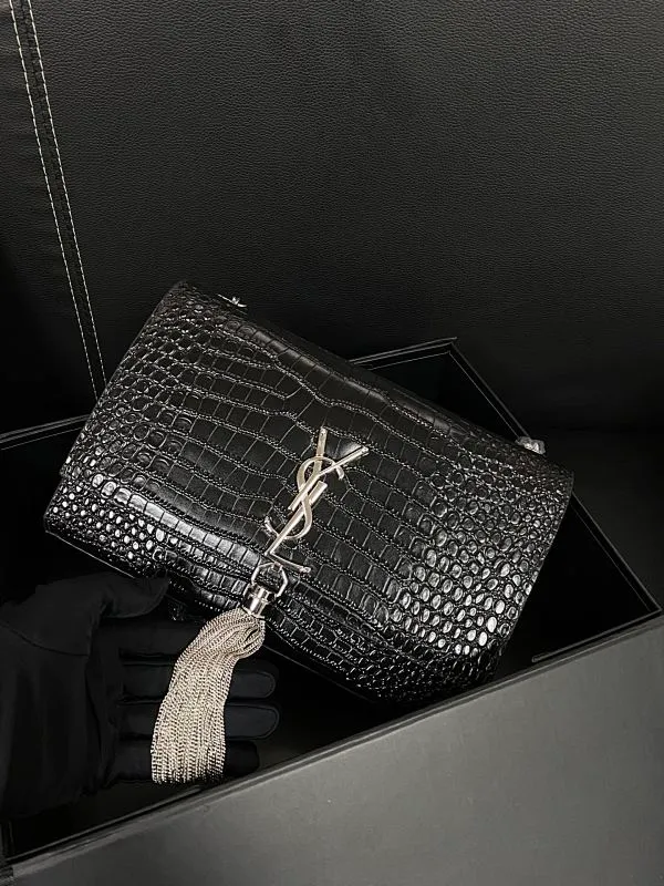 All categories Official website "Brand Women's Bags" Women's Bags 💙 YSL 2022 Official New YSL Crossbody Bag Wholesale 58001350 High Quality Specifications: 23-14.5CM