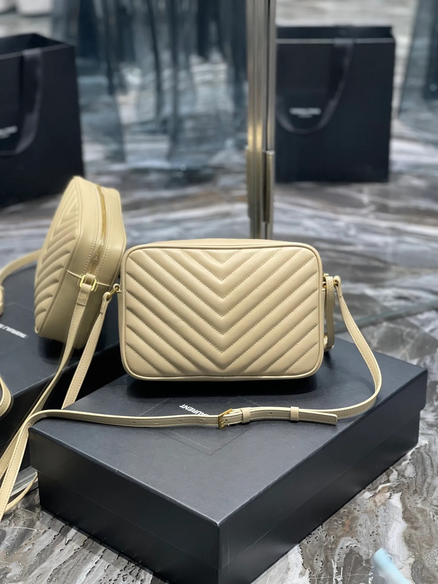 All categories Official website "Brand Women's Bags" Women's Bags 💙 YSL 2022 Official New YSL Camera Bag Wholesale 58001600 High Quality Specifications: 23-16-6CM