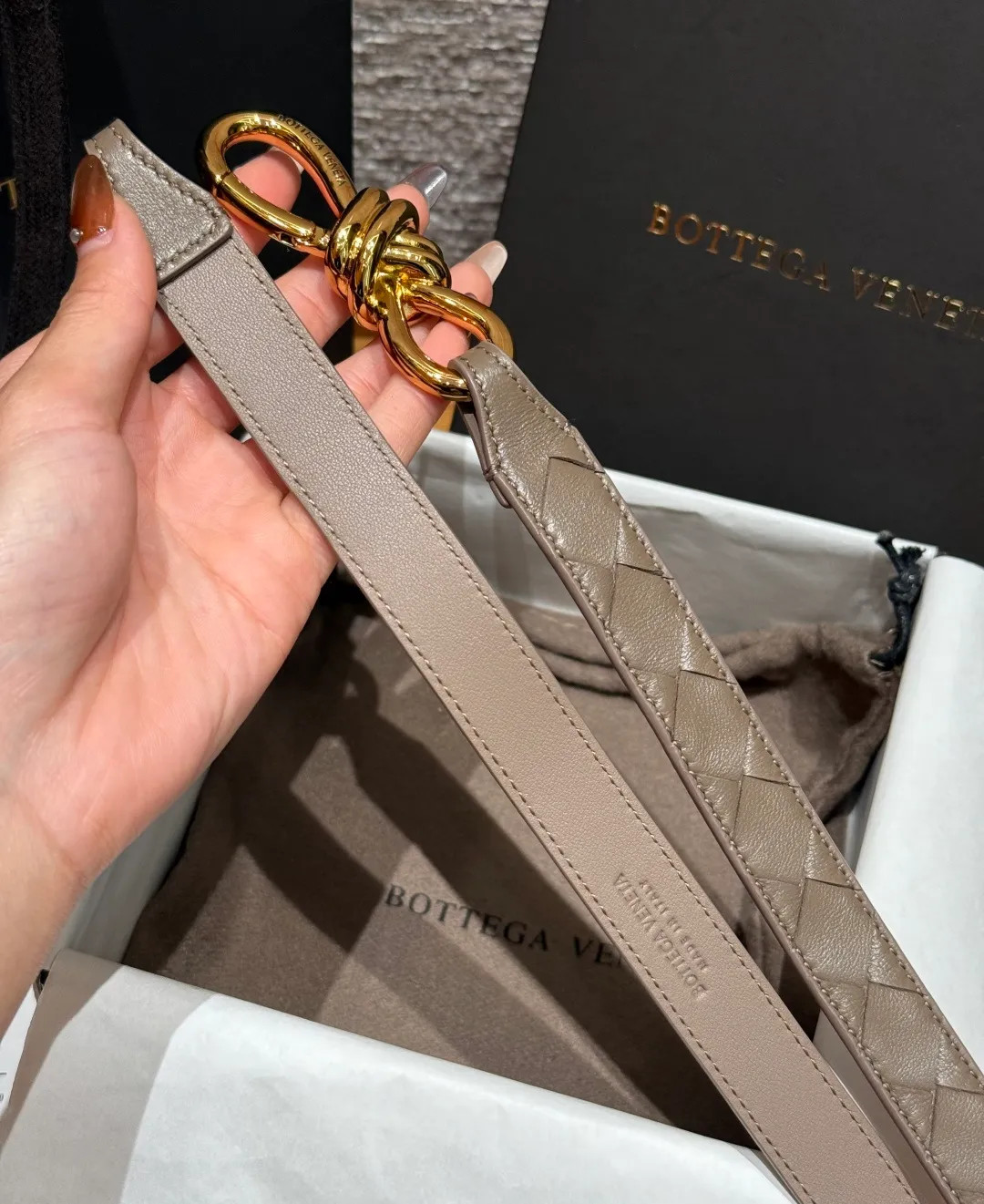 💰560💰Full package💰 💍Purchase level Bv⚡️🌹Andimo belt lntreciato braided leather belt metal knot buckle, hook closure, made of cowhide, lined cowhide, Muse brass finish. Width: 2.0cm