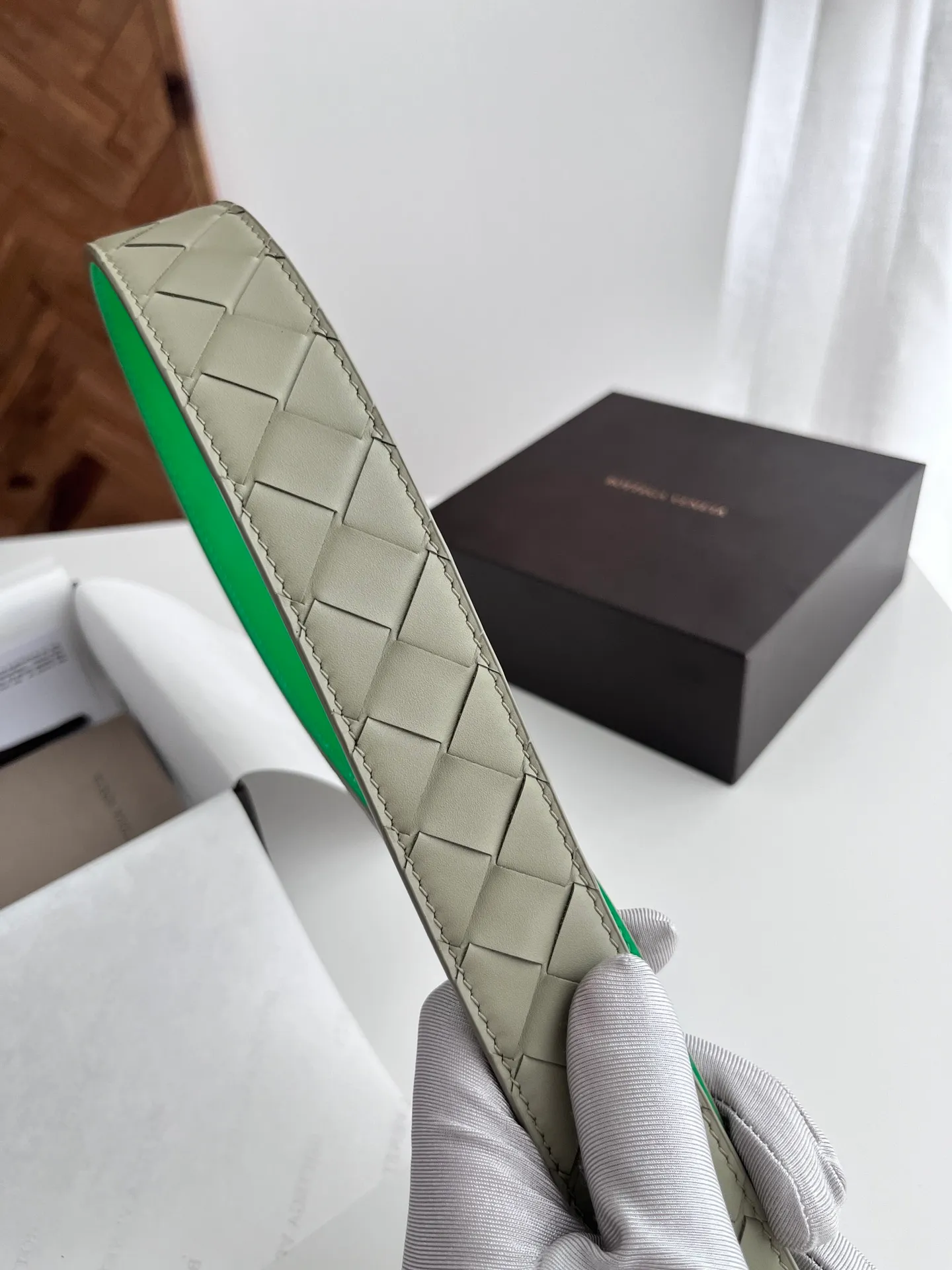 💰560💰Full package💰 💍Purchase level BV 2024 latest men's woven belt, double-sided, pure handmade intreccio large plaid weaving, double-sided Italian calfskin with slightly retro silver rotatable pin buckle, width 35MM