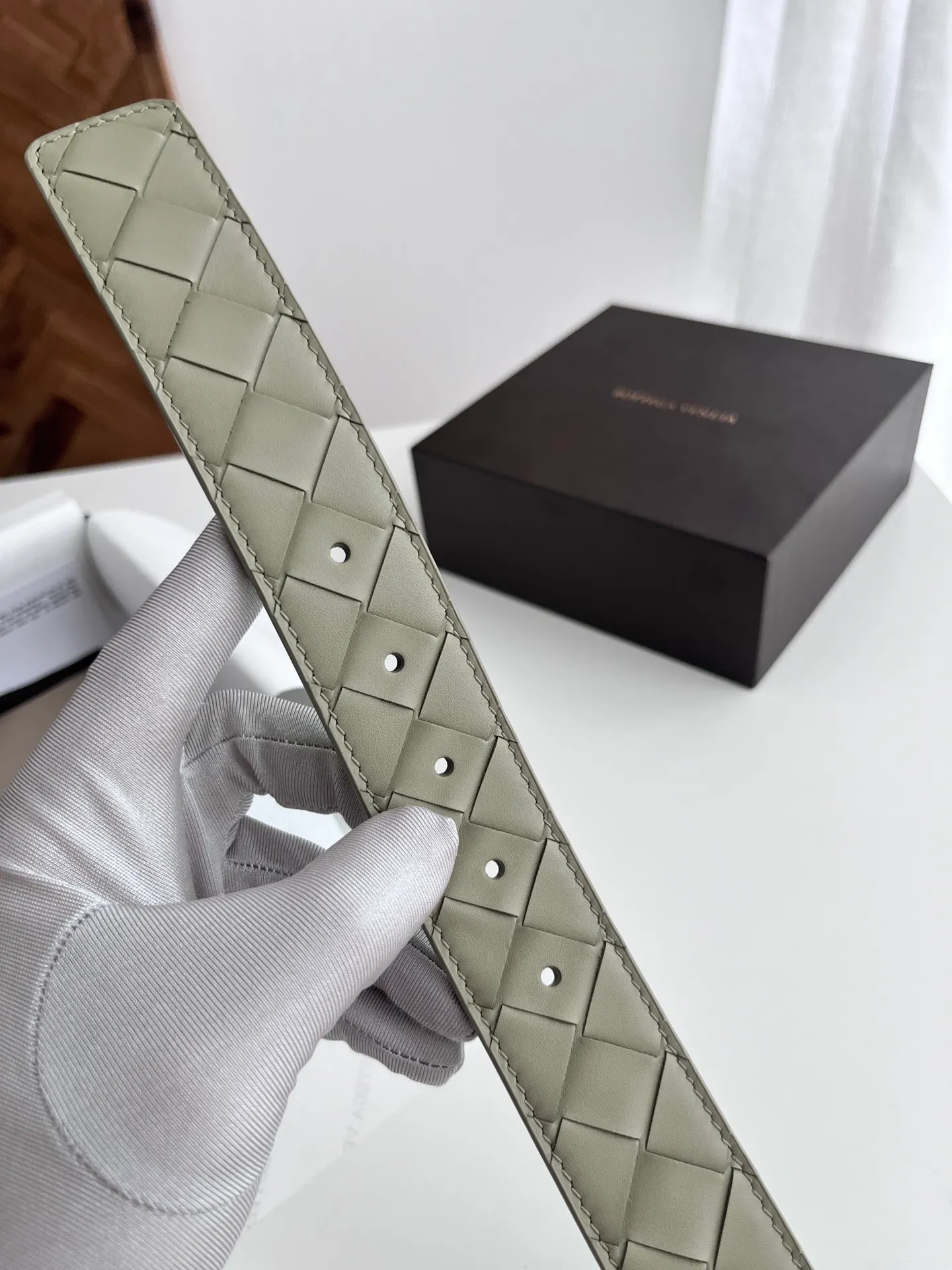 💰560💰Full package💰 💍Purchase level BV 2024 latest men's woven belt, double-sided, pure handmade intreccio large plaid weaving, double-sided Italian calfskin with slightly retro silver rotatable pin buckle, width 35MM