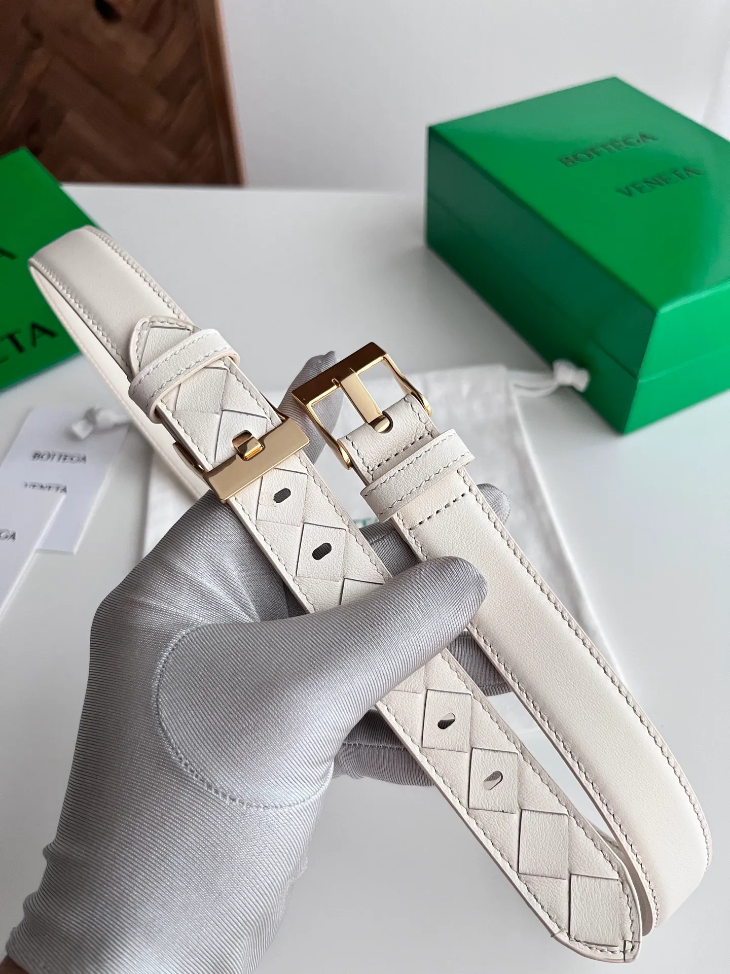 💰520💰Full set of packaging💰 💍Purchase grade BV⚡️🌹2025 new women's woven➕plain splicing combination belt Italian calfskin with slightly retro gold buckle design buckle head⚡️🌹Width 2.5cm