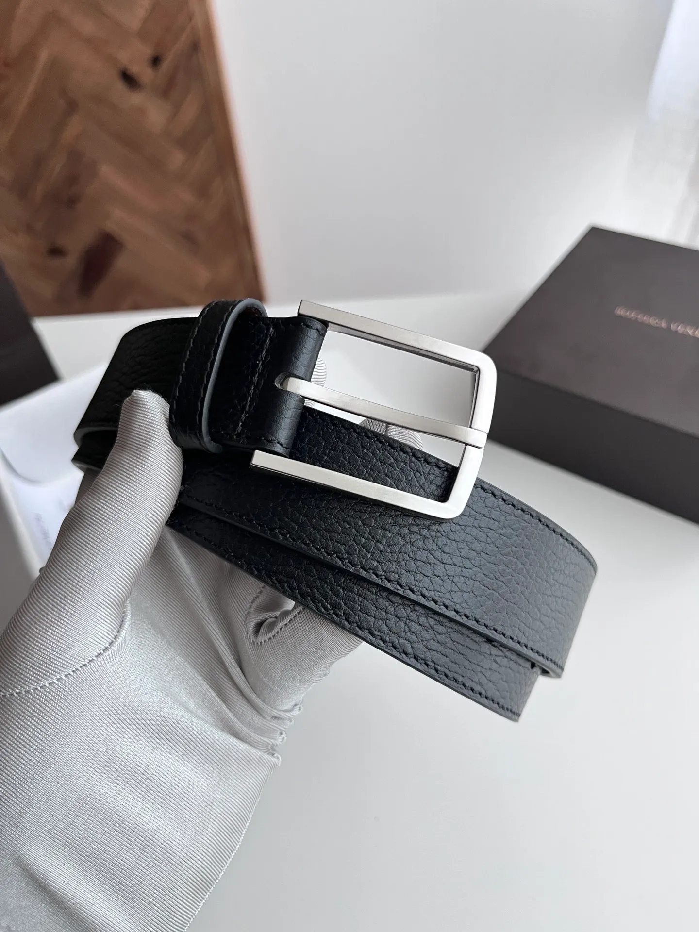 💰502💰Full set of packaging💰 💍Purchase level Bv⚡️🌹2025 latest men's flat belt, double-sided Italian pebbled calfskin with vacuum gun-colored pin buckle, logo on the side⚡️🌹Width 35MM