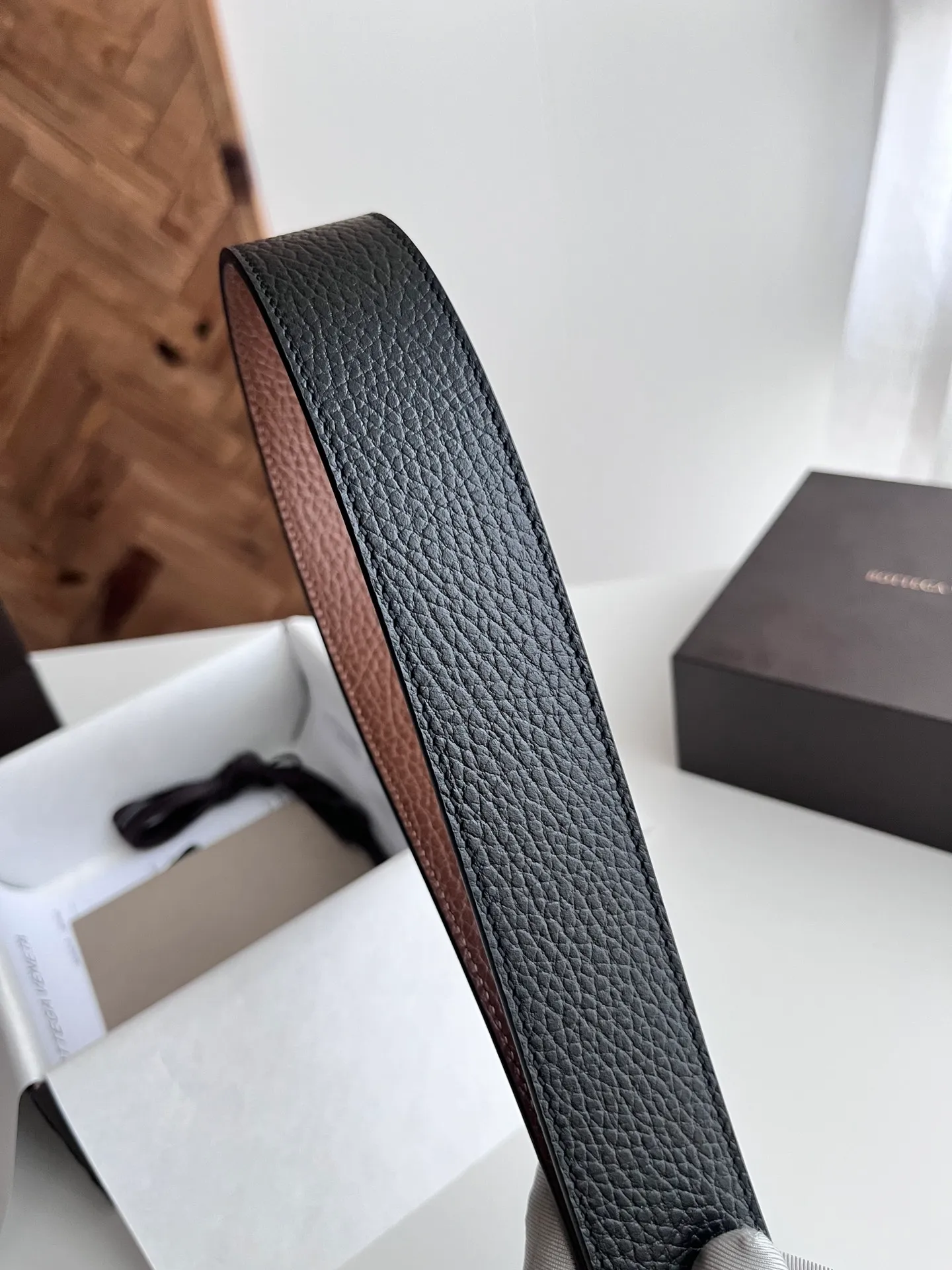 💰502💰Full set of packaging💰 💍Purchase level Bv⚡️🌹2025 latest men's flat belt, double-sided Italian pebbled calfskin with vacuum gun-colored pin buckle, logo on the side⚡️🌹Width 35MM