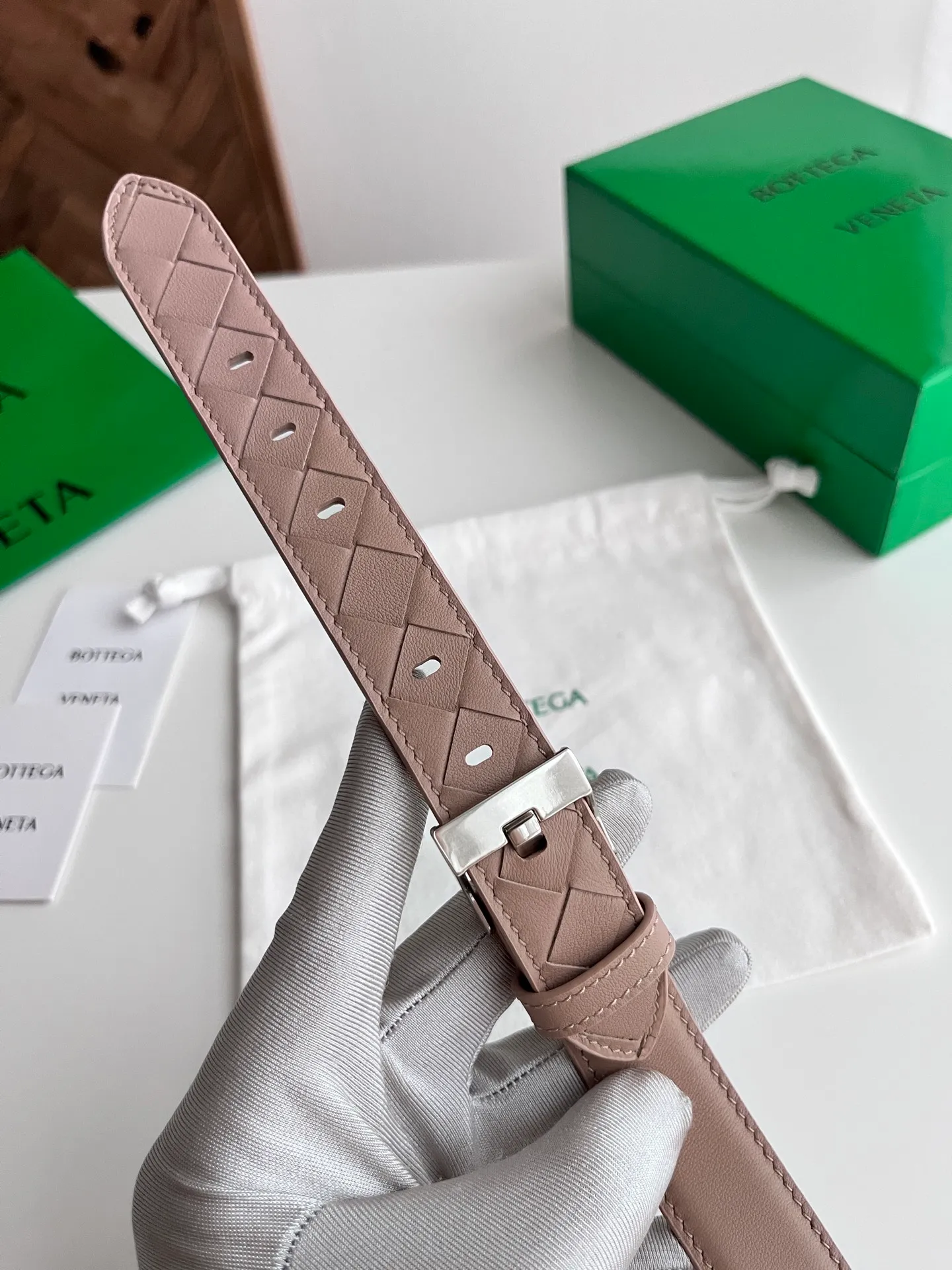 💰520💰Full set of packaging💰 💍Purchase grade BV⚡️🌹2025 new women's woven➕plain splicing combination belt Italian calfskin with slightly retro gold buckle design buckle head⚡️🌹Width 2.5cm