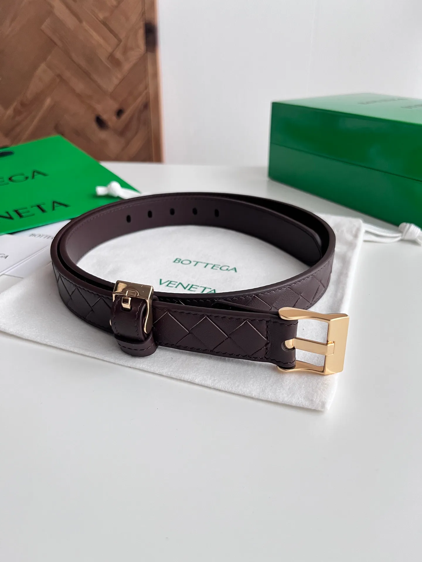 💰520💰Full package💰 💍Purchasing-grade BV 2025 new women's woven belt, pure handmade intreccio small plaid weaving, double-sided Italian calfskin with micro-retro gold buckle design pin buckle, removable leather case also has a buckle design👍 Width 2.5cm Color: Brown
