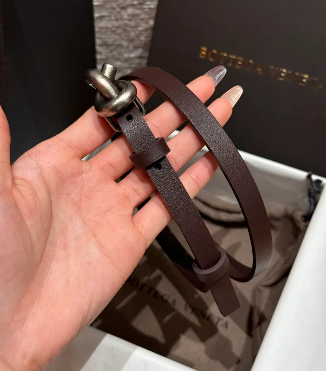 💰420💰Full package💰 💍Purchase level bv⚡️🌹Knot belt Italian luxury brand knot series belt, made of cow leather, with silver accessories, simple and recognizable, pin buckle opening and closing, super versatile for daily wear, continuing the brand's logo-free design and leather weaving technology, low-key luxury, must pay attention to details. Width: 1.2cm