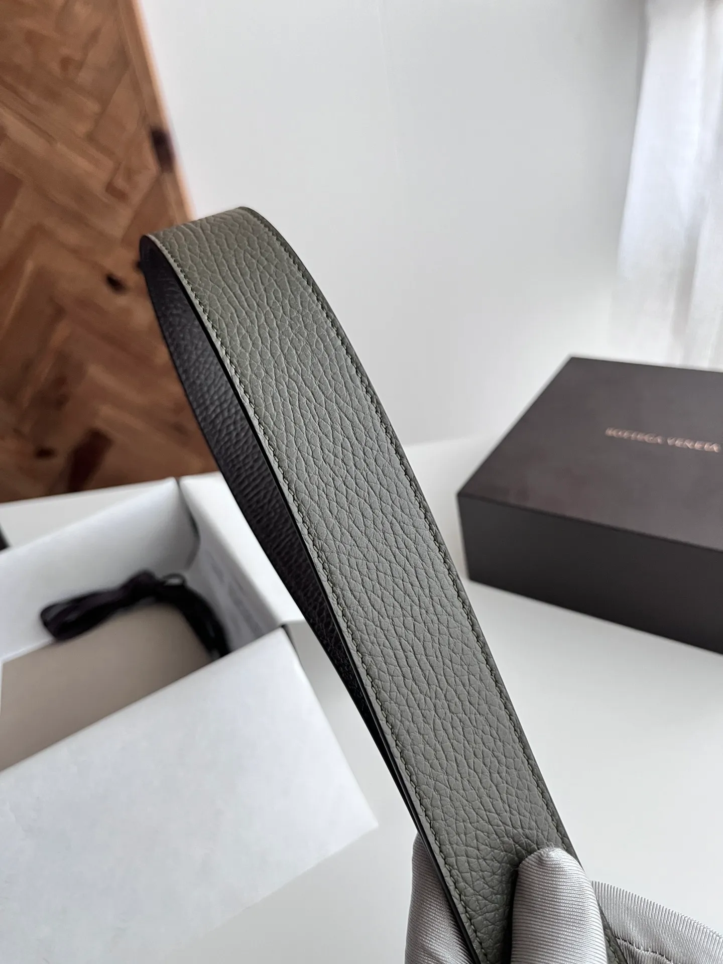 💰502💰Full set of packaging💰 💍Purchase level Bv⚡️🌹2025 latest men's flat belt, double-sided Italian pebbled calfskin with vacuum gun-colored pin buckle, logo on the side⚡️🌹Width 35MM