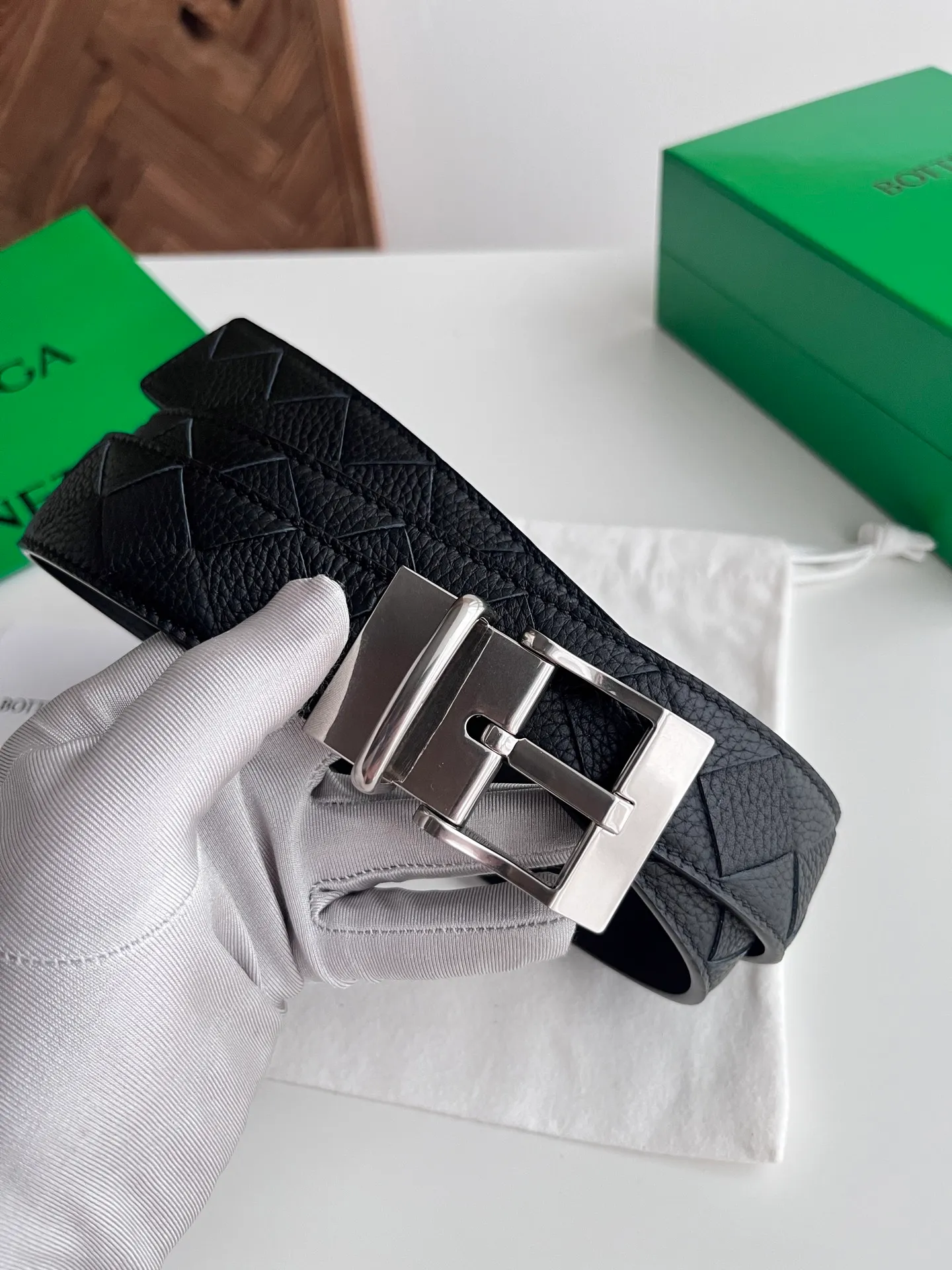💰560💰Full package💰 💍Purchase level Bv⚡️🌹2025 latest double-sided men's woven belt, pure handmade intreccio large plaid weaving, Italian pebbled calfskin with rotatable buckle design, micro-retro silver pin buckle, width 35MM
