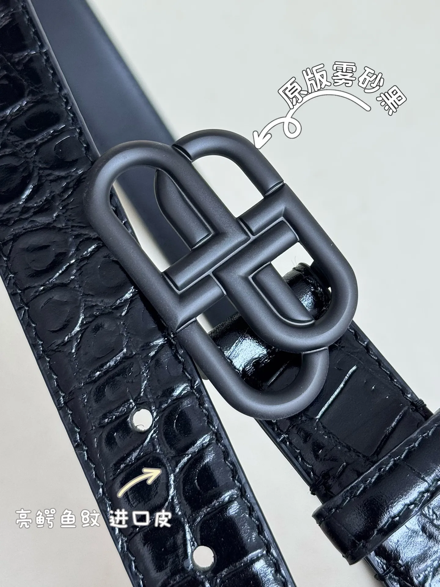 💰460💰Full package💰 💍Purchase level Balenciaga width 2.5cm is a French luxury brand, one of the most influential brands in the fashion industry. The designer originates from: urban fashion trend and unique design style, made of imported calfskin; paired with pure copper retro hardware to make it more attractive. A versatile product worth owning