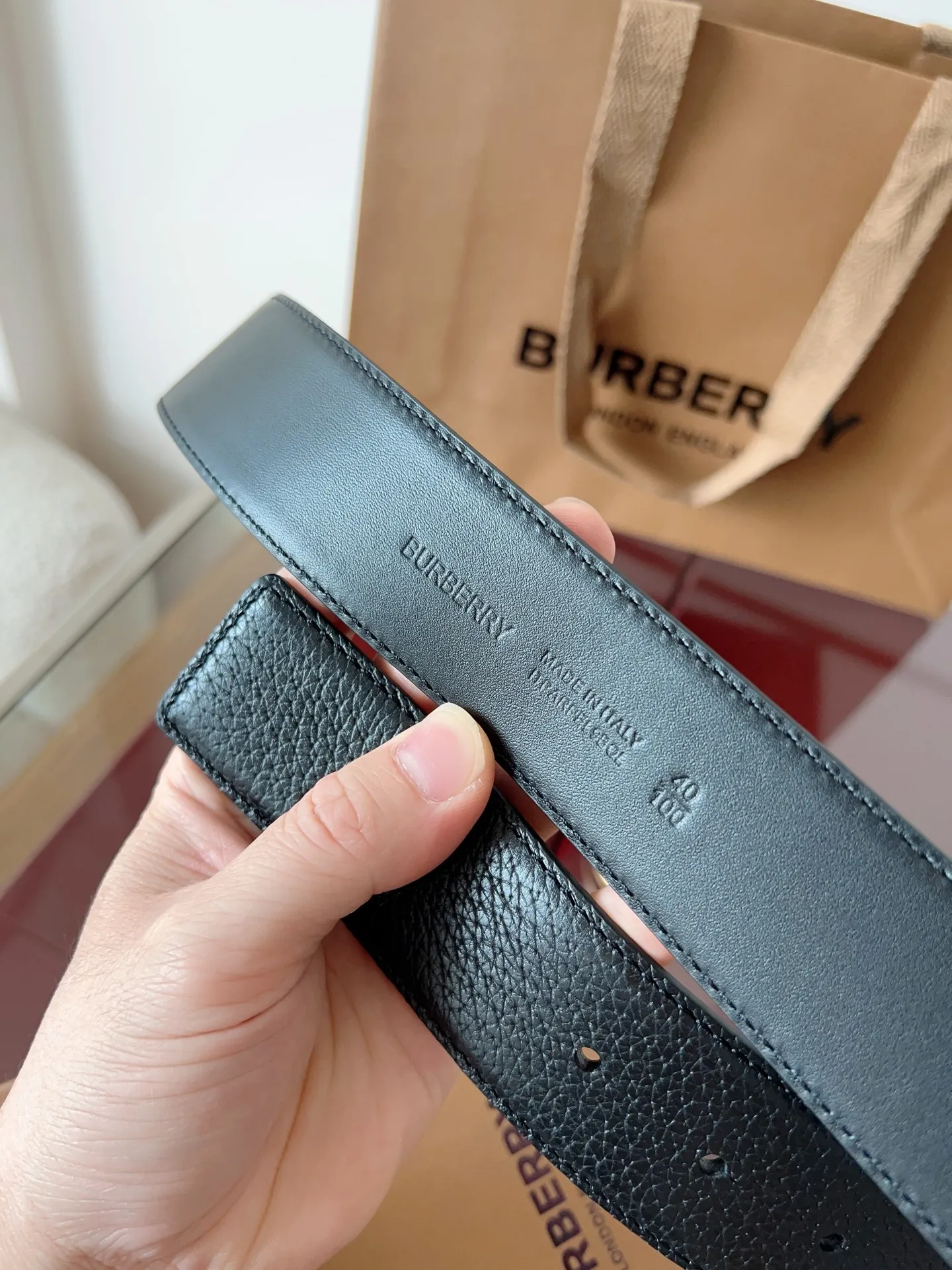 💰520💰Full package💰 💍Purchase grade "Burberry" Burberry🇬🇧British original leather, black full leather/The quality is beyond doubt. There is no better, only the best. Size 4.0cm