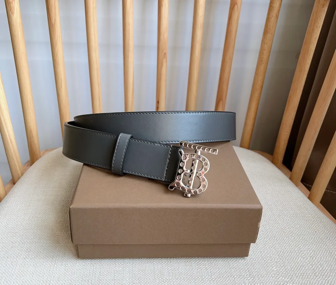 💰480💰Full package💰💍Purchasing-grade Burberry counters are newly available at the same time🎉🎉Pladium buckle with punched palladium-plated exclusive logo shape. Made of selected smooth leather. Width: 3.5cm. Refined and elegant, simple and elegant.
