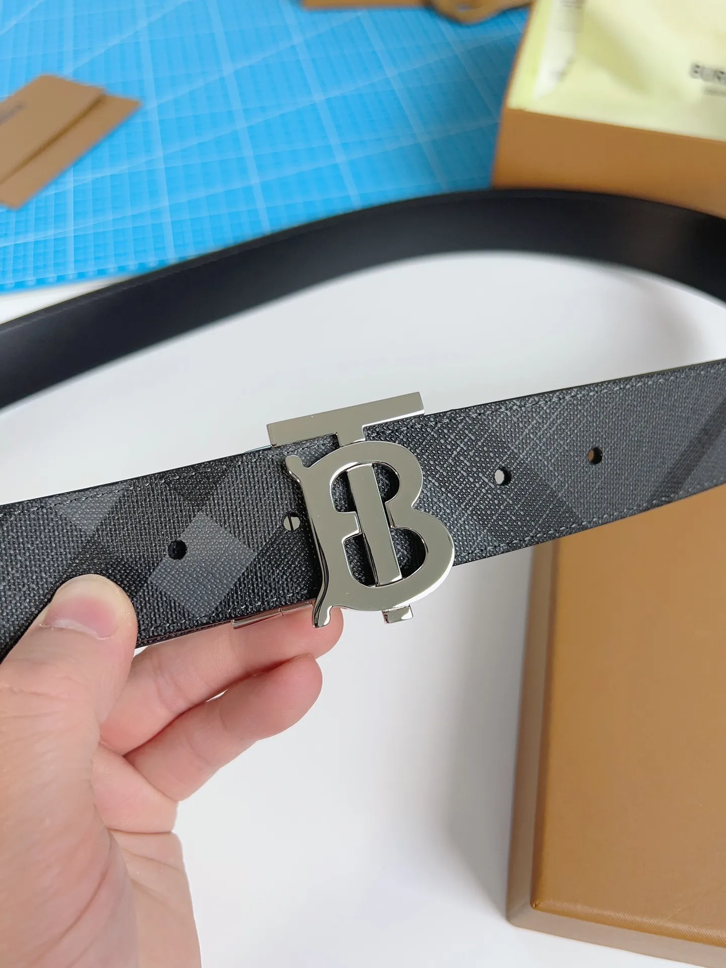 💰460💰Authentic packaging💰 💍Purchase grade "Burberry" Burberry🇬🇧British original leather, black cowhide. There is no doubt about the quality. There is no better, only the best. Size 3.5 cm