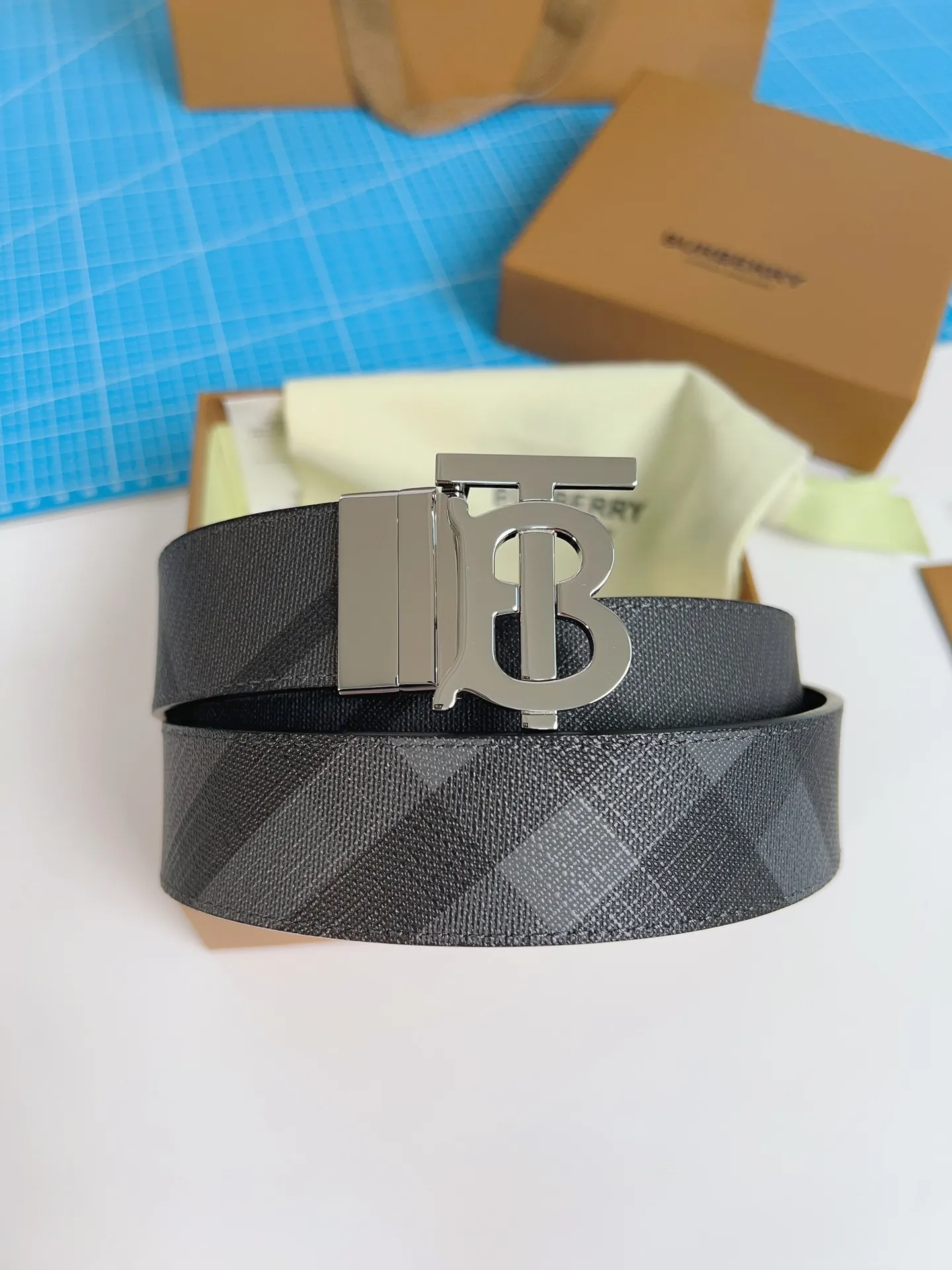 💰460💰Authentic packaging💰 💍Purchase grade "Burberry" Burberry🇬🇧British original leather, black cowhide. There is no doubt about the quality. There is no better, only the best. Size 3.5 cm