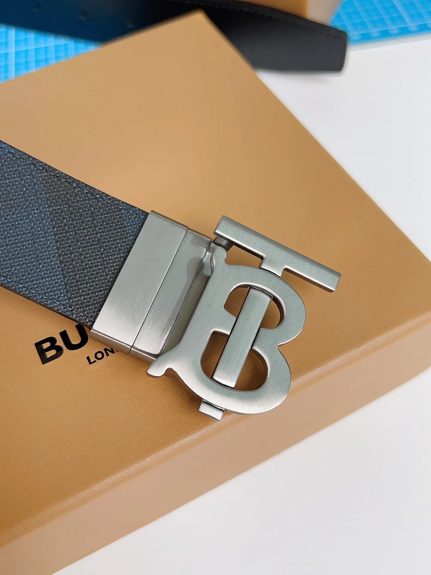 💰460💰Authentic packaging💰 💍Purchase grade "Burberry" Burberry🇬🇧British original leather, black cowhide. There is no doubt about the quality. There is no better, only the best. Size 3.5 cm