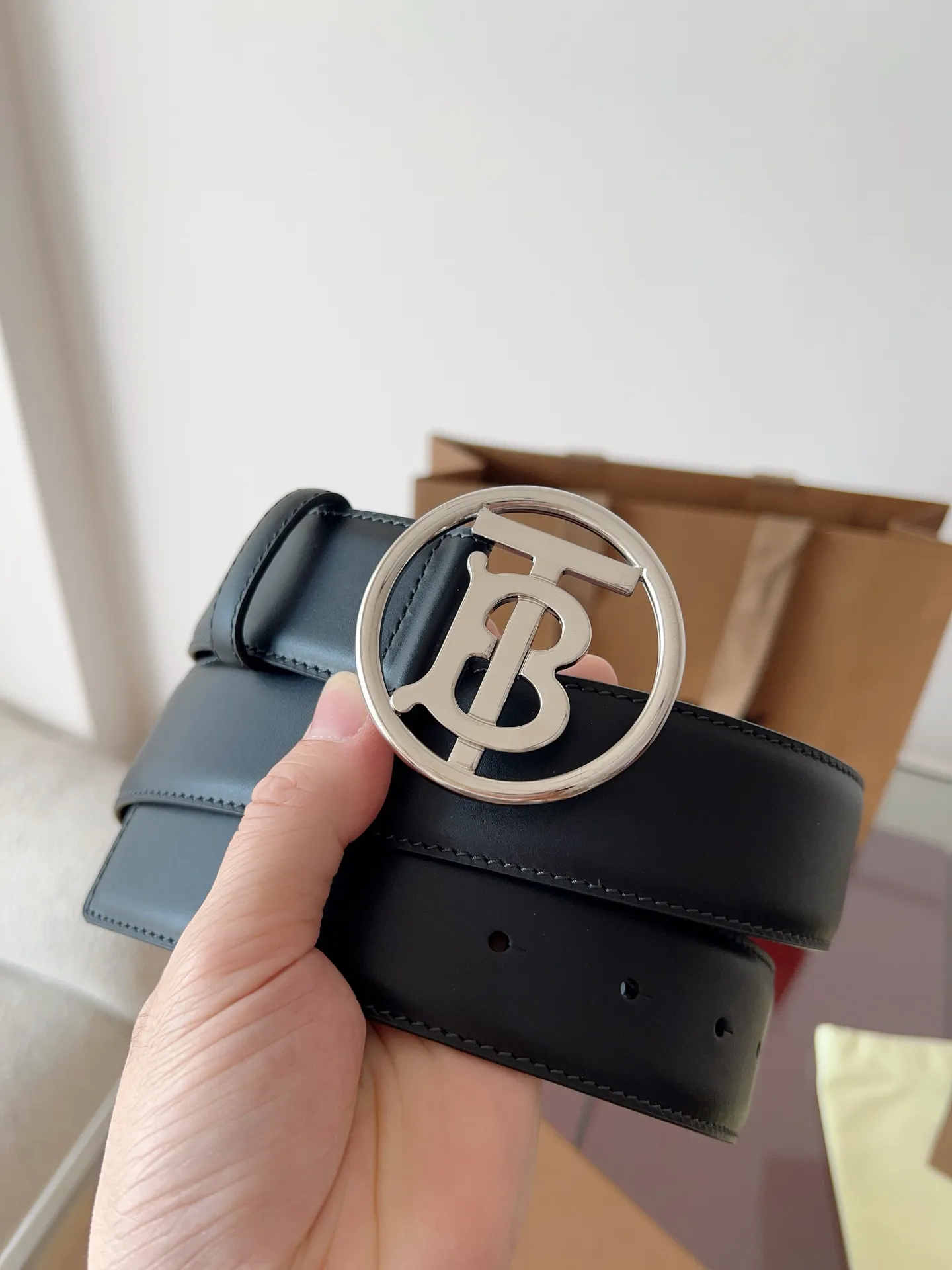 💰520💰Full package💰 💍Purchase grade "Burberry" Burberry🇬🇧British original leather, black full leather/The quality is beyond doubt. There is no better, only the best. Size 4.0cm