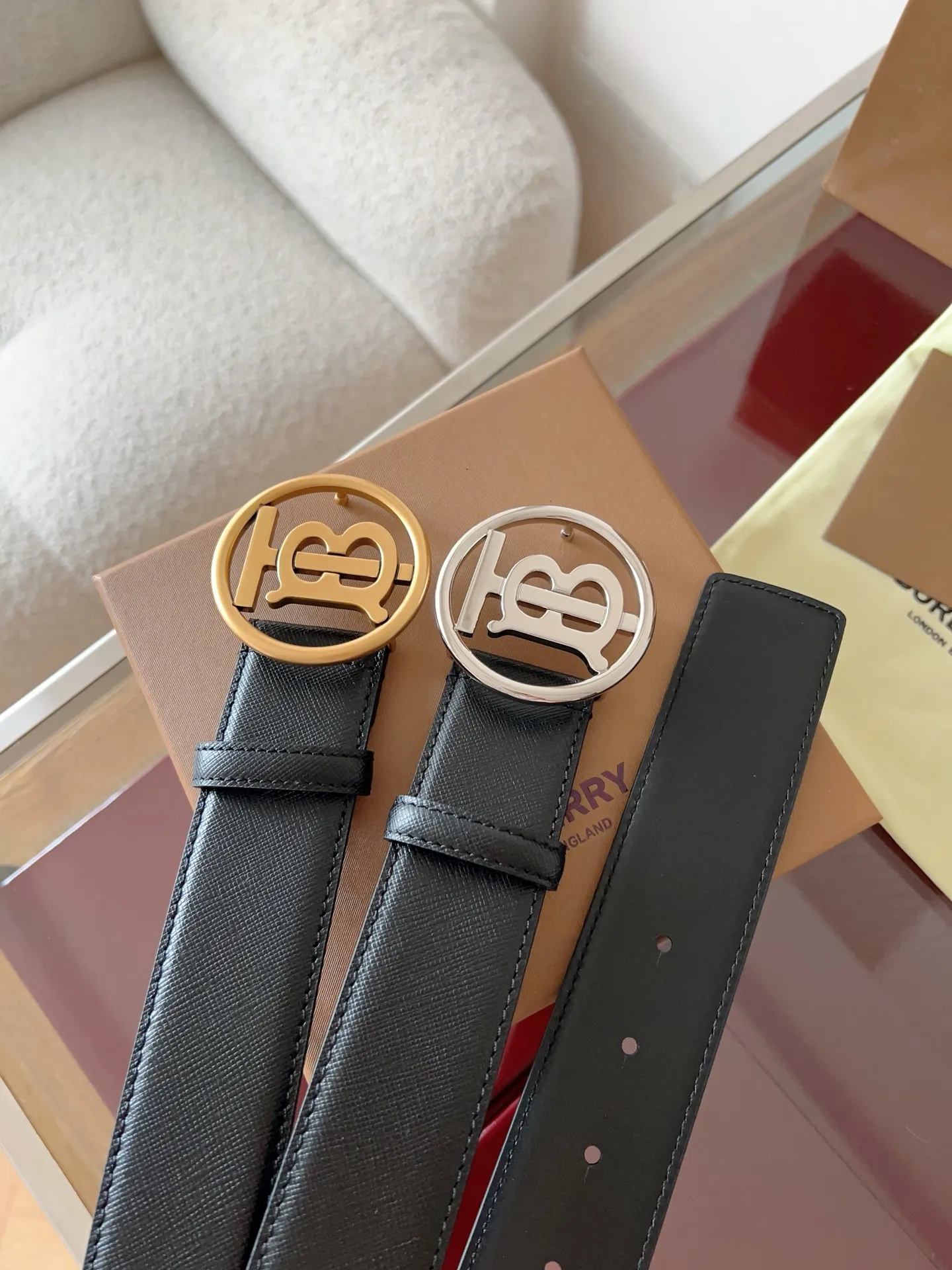 💰520💰Full package💰 💍Purchase grade "Burberry" Burberry🇬🇧British original leather, black full leather/The quality is beyond doubt. There is no better, only the best. Size 4.0cm